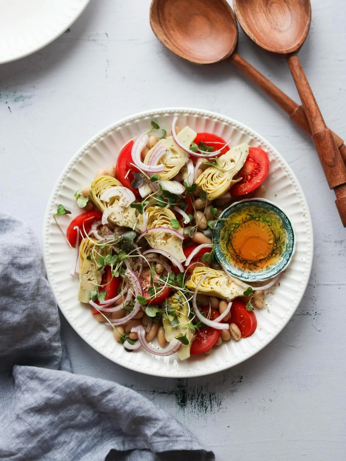 Commente HARICOT et je t&rsquo;envoie cette d&eacute;licieuse recette en DM ! 📩 - Salade de haricots blancs, tomates &amp; artichauts 🤤

Pour vrai, j&rsquo;ai juste TELLEMENT bon! Depuis que je l&rsquo;ai cr&eacute;&eacute;e, je n&rsquo;arr&ecirc;t