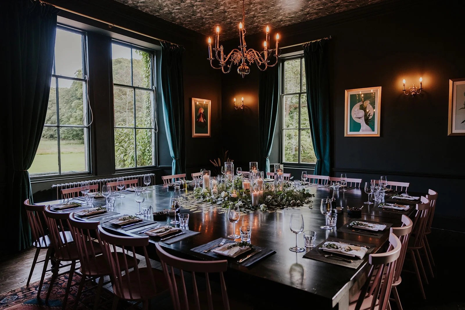 Dining-room-credit-Loraine-Ross.jpg