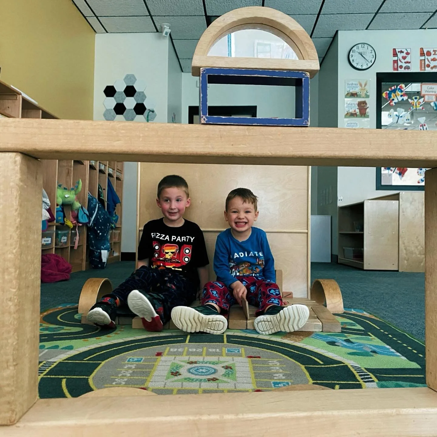 They built a house! 🏠 🥹 #blockbuilds