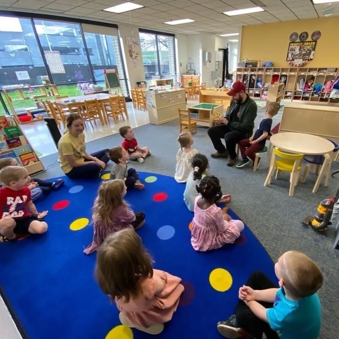 We have welcome some surprise guest readers in March 📚 and we are so thankful to these very special people (and those not pictured) for coming and making our classes feel very special!