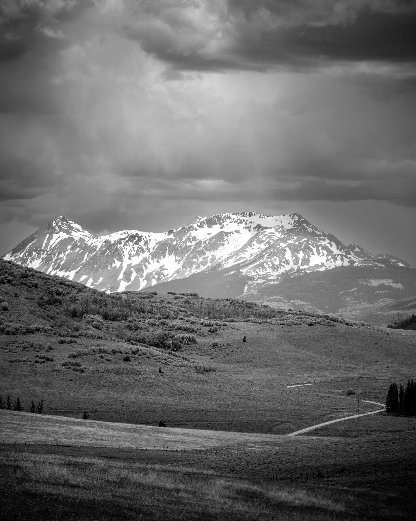 Field Note 0474

Sometimes &quot;forward&quot; isn't a direction, but a choice. 

#TheWesternLensman #FieldNote0473 #SilverGelatinStyle #WesternLandscapes #SanJuanMountains #QuietWest #FineArtLandscape #MonochromeWest #AtmosphericPhotography #Colorad
