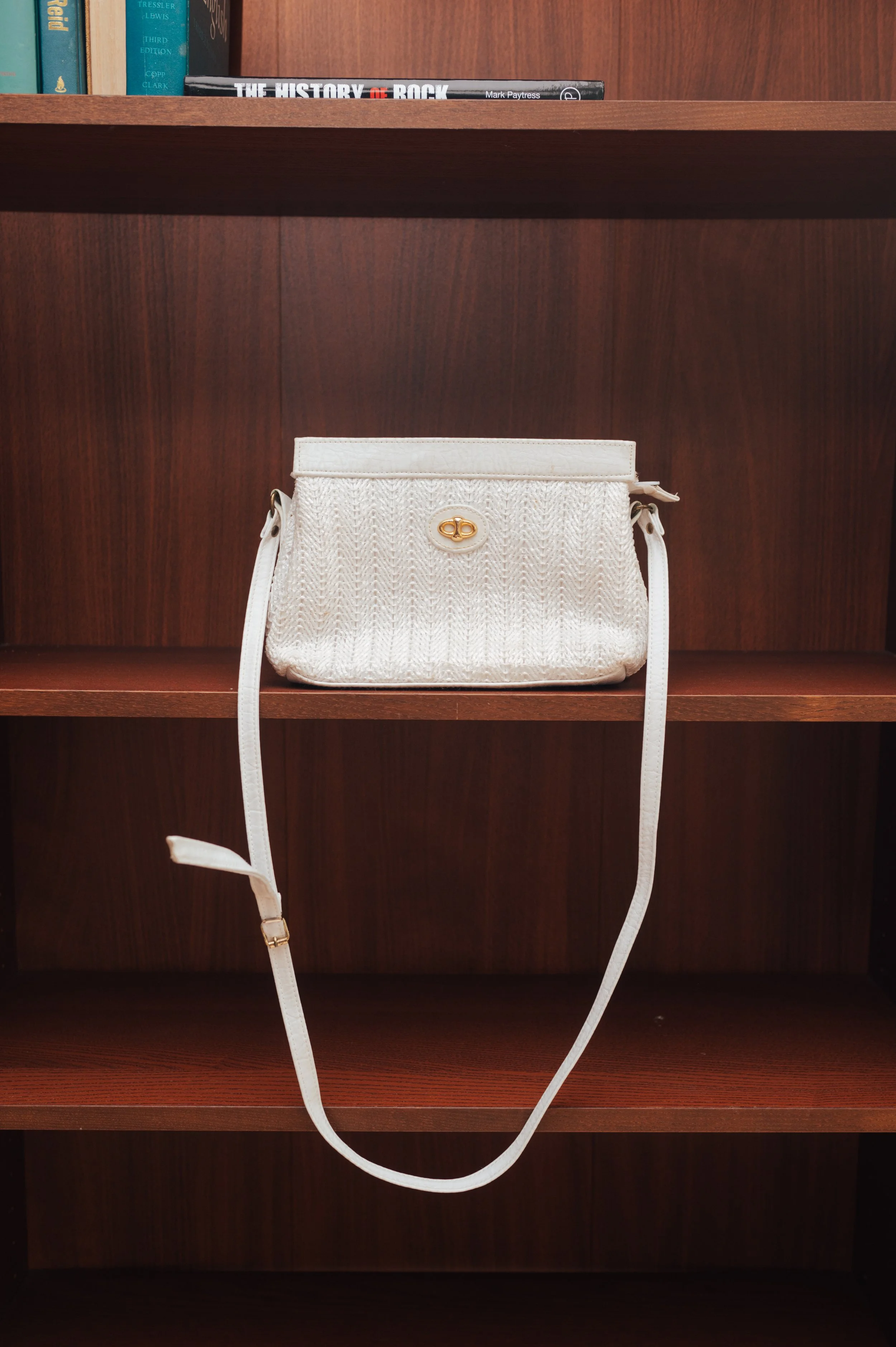 Vintage White Woven Crossbody Bag | Adjustable Strap | 90s Minimal Chic