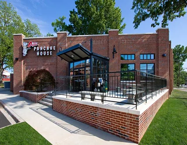 915 Charlottetowne : OPH Photo Front Entrance.jpg