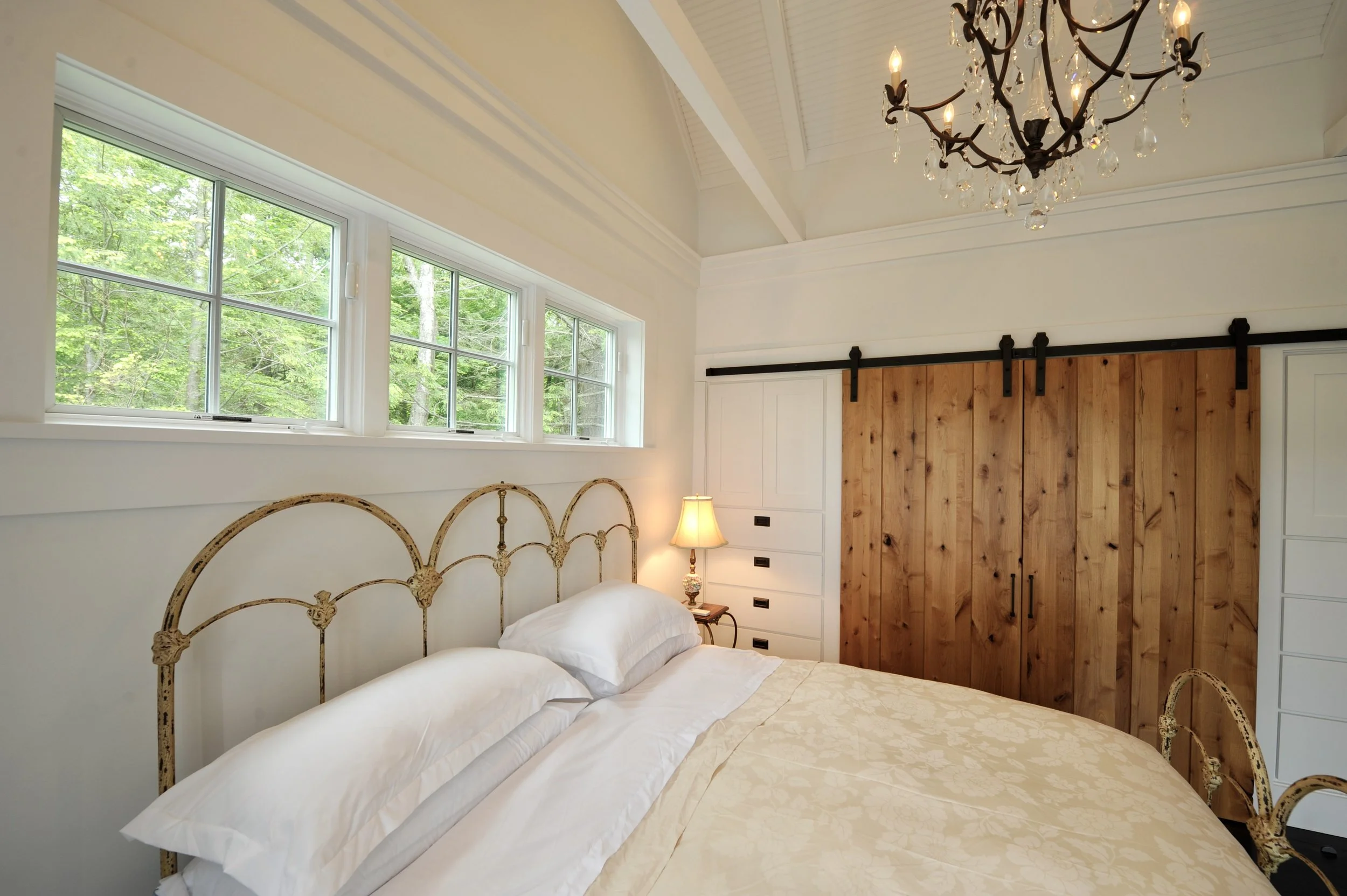 12-Bonham-Douglas_Lake House.JPG