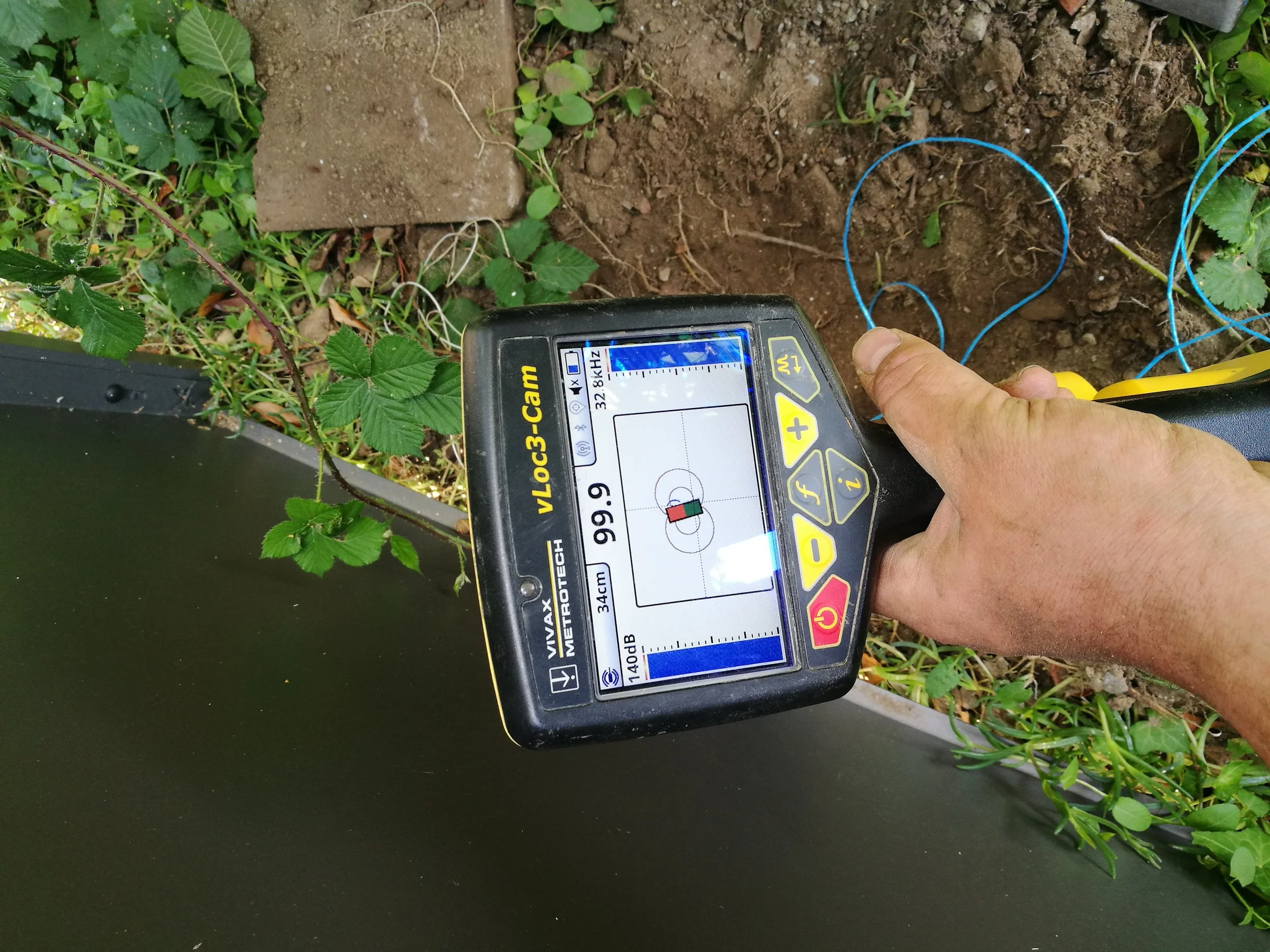 Détection de regard ou point de blocage pour la fibre optique. Nous voyons la sonde à l'écran.