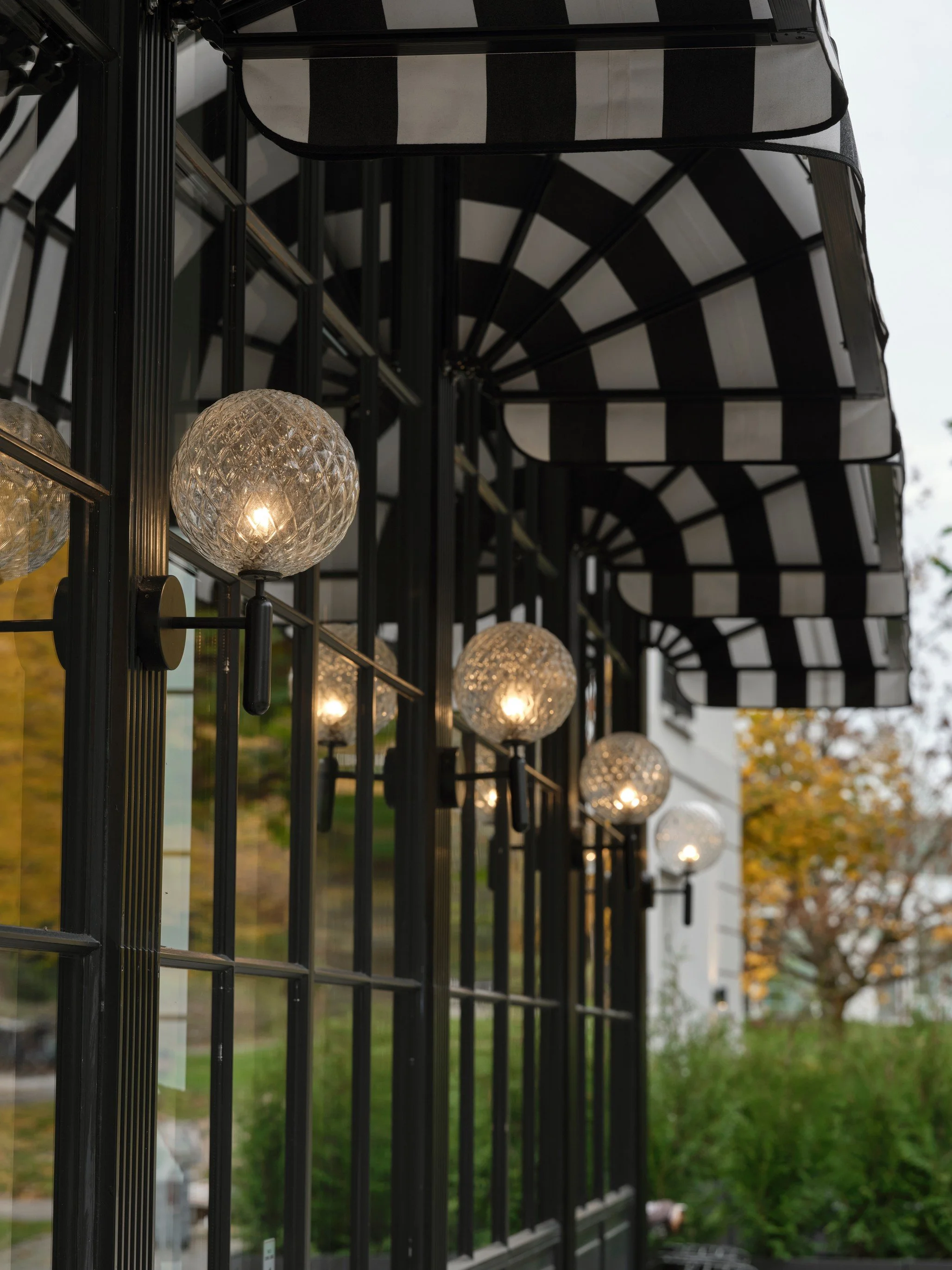 Nuura_ParkLane_Miira_Wall_Outdoor_1.jpg