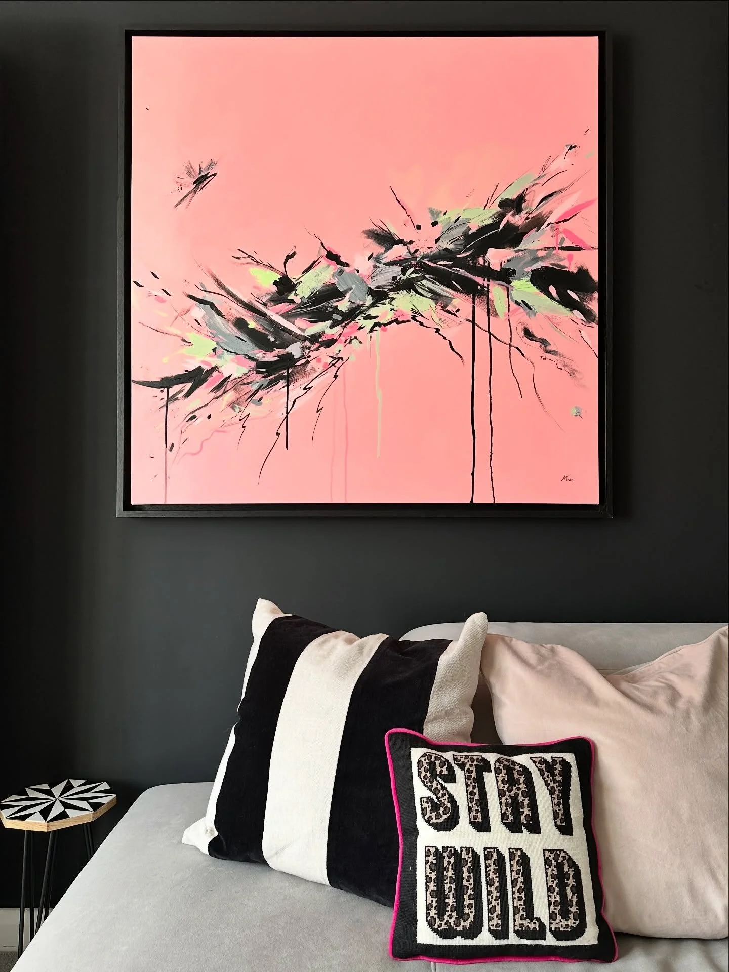 This big beauty will be available verrrrryyyyy soon 👀🤭

.
#pinkart #blackandpink #greenandpink #colorfulart #newart #artdrop #buyartonline #originalart #artwork #artistoninstagram #annatrubyart