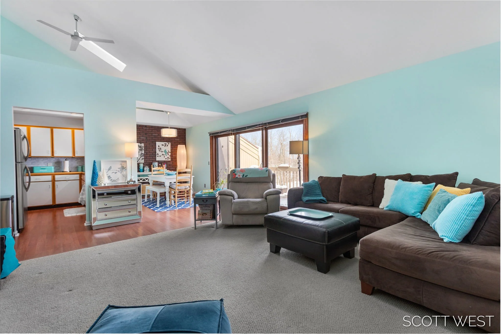17-web-or-mls-300-farington-blvd-16.jpg