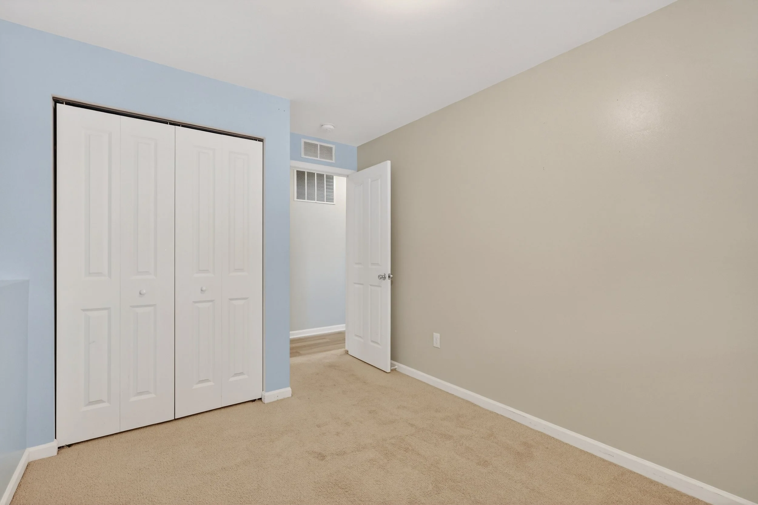 30-11701 Bear Meadows Dr SE Alto, MI  49302-WindowStill-Photography.jpg