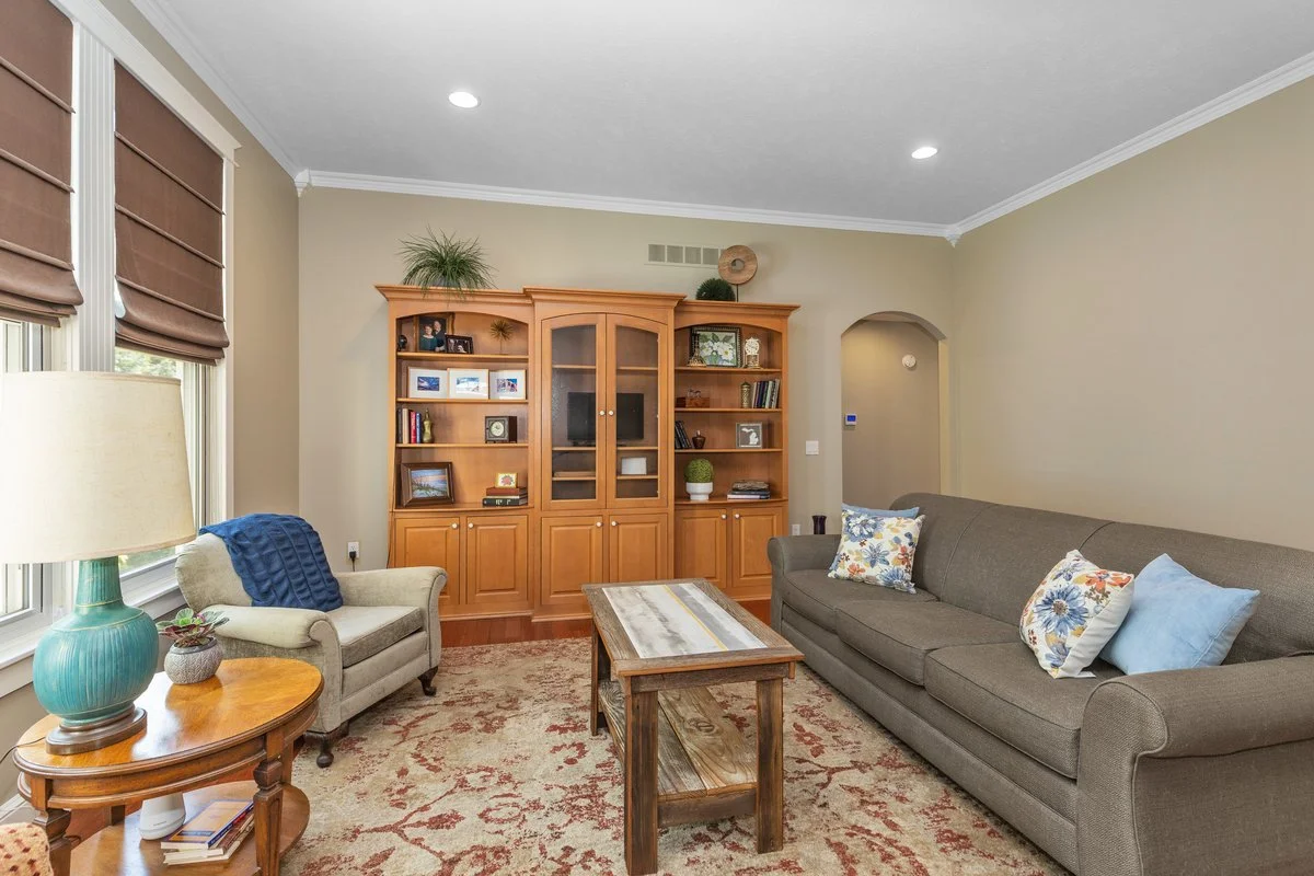 711-Cedar-Pines_006.jpg