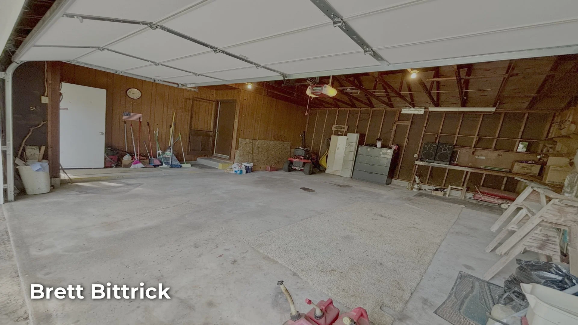 Garage1.jpg