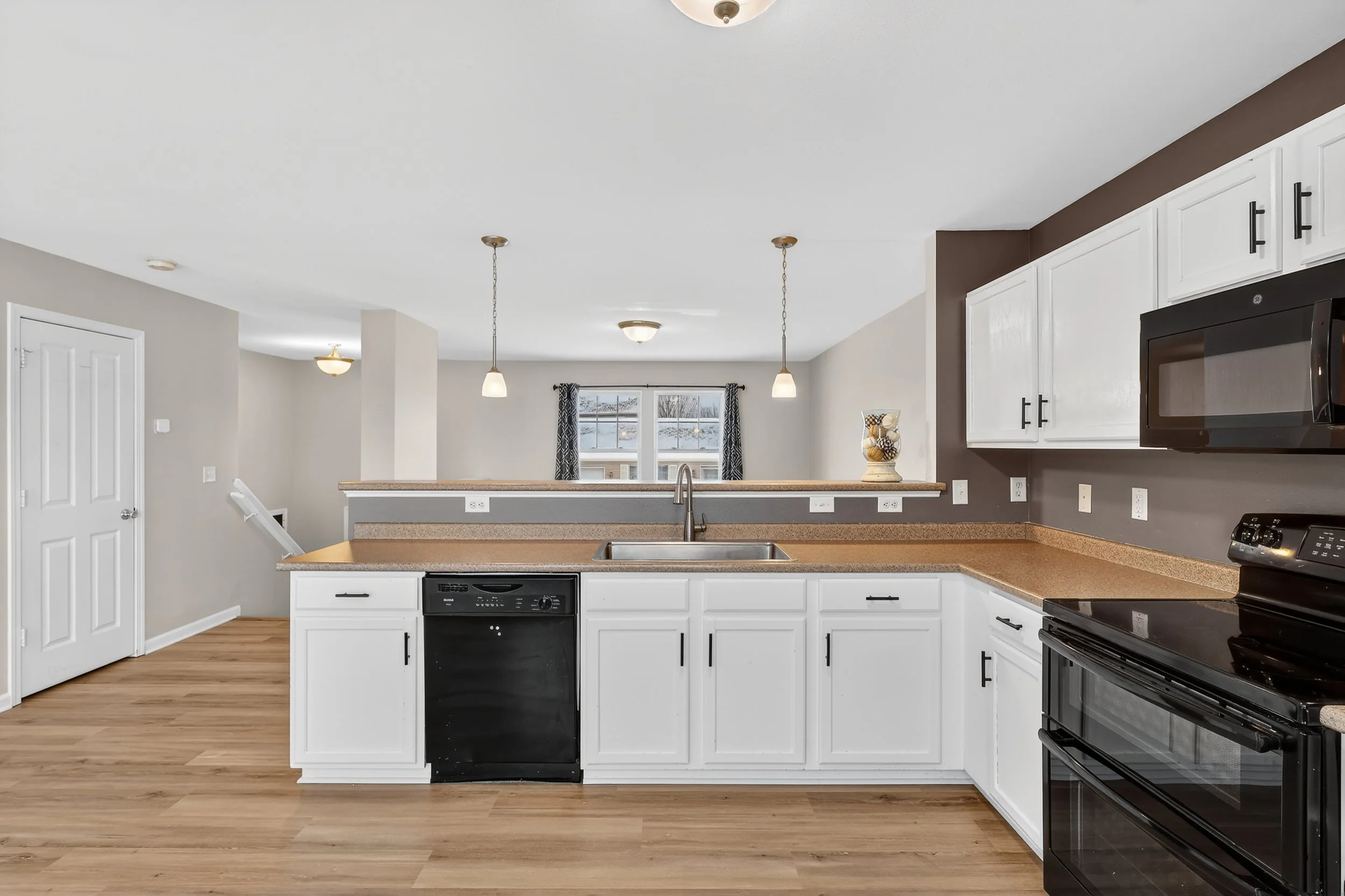 18-11701 Bear Meadows Dr SE Alto, MI  49302-WindowStill-Photography.jpg