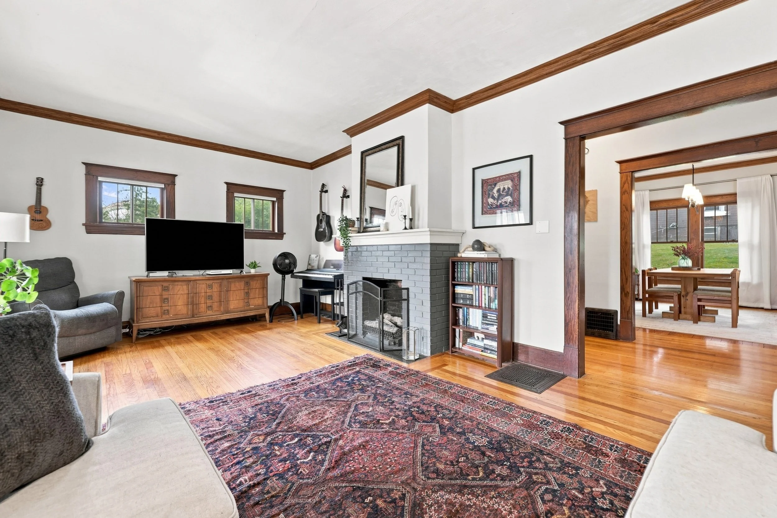 110 e state rd_044_with_tv.jpg