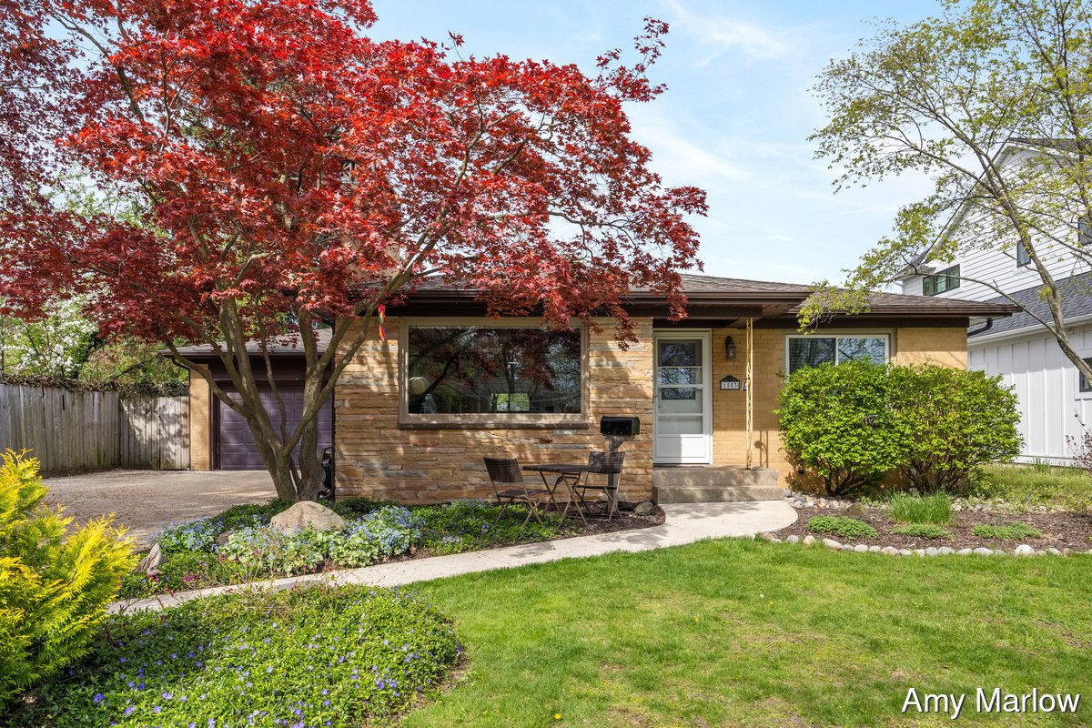 1553-Ridgewood_001.jpg