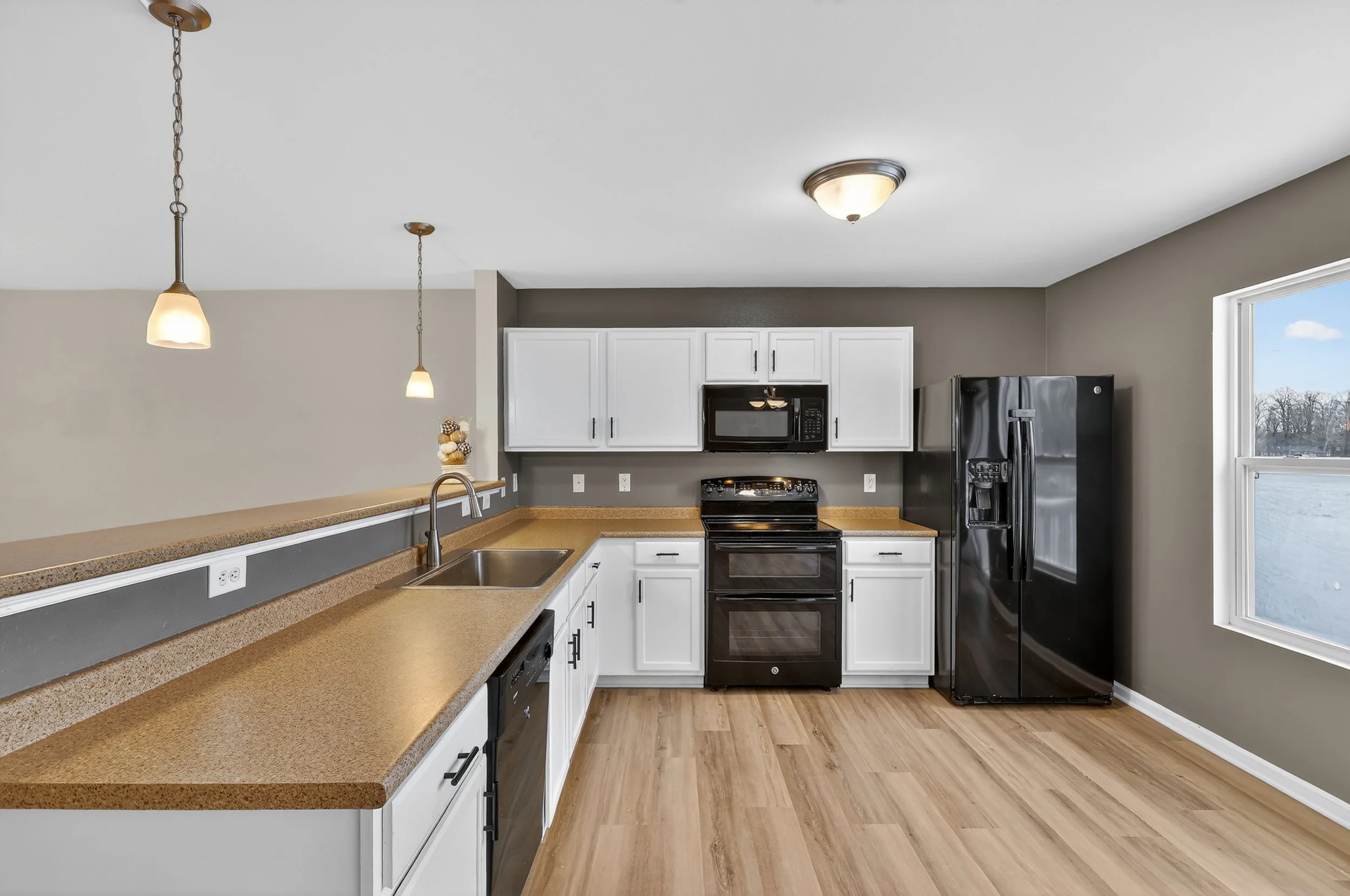 17-11701 Bear Meadows Dr SE Alto, MI  49302-WindowStill-Photography.jpg