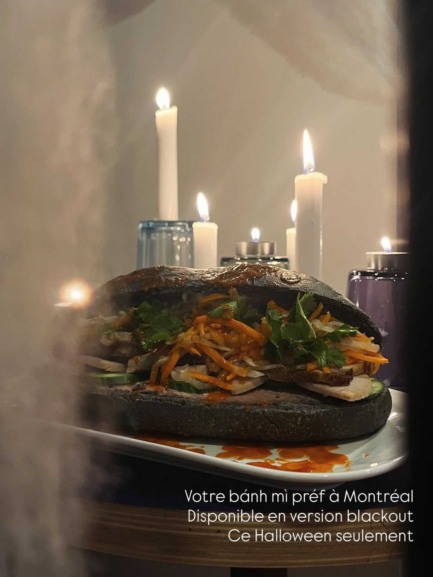 Ton b&aacute;nh m&igrave; pr&eacute;f&eacute;r&eacute; - en version Halloween 🎃 
Quand on a demand&eacute; &agrave; nos boulangers de travailler sur cette recette, nous nous attendions pleinement &agrave; ce qu&rsquo;ils refusent. &Agrave; notre gra
