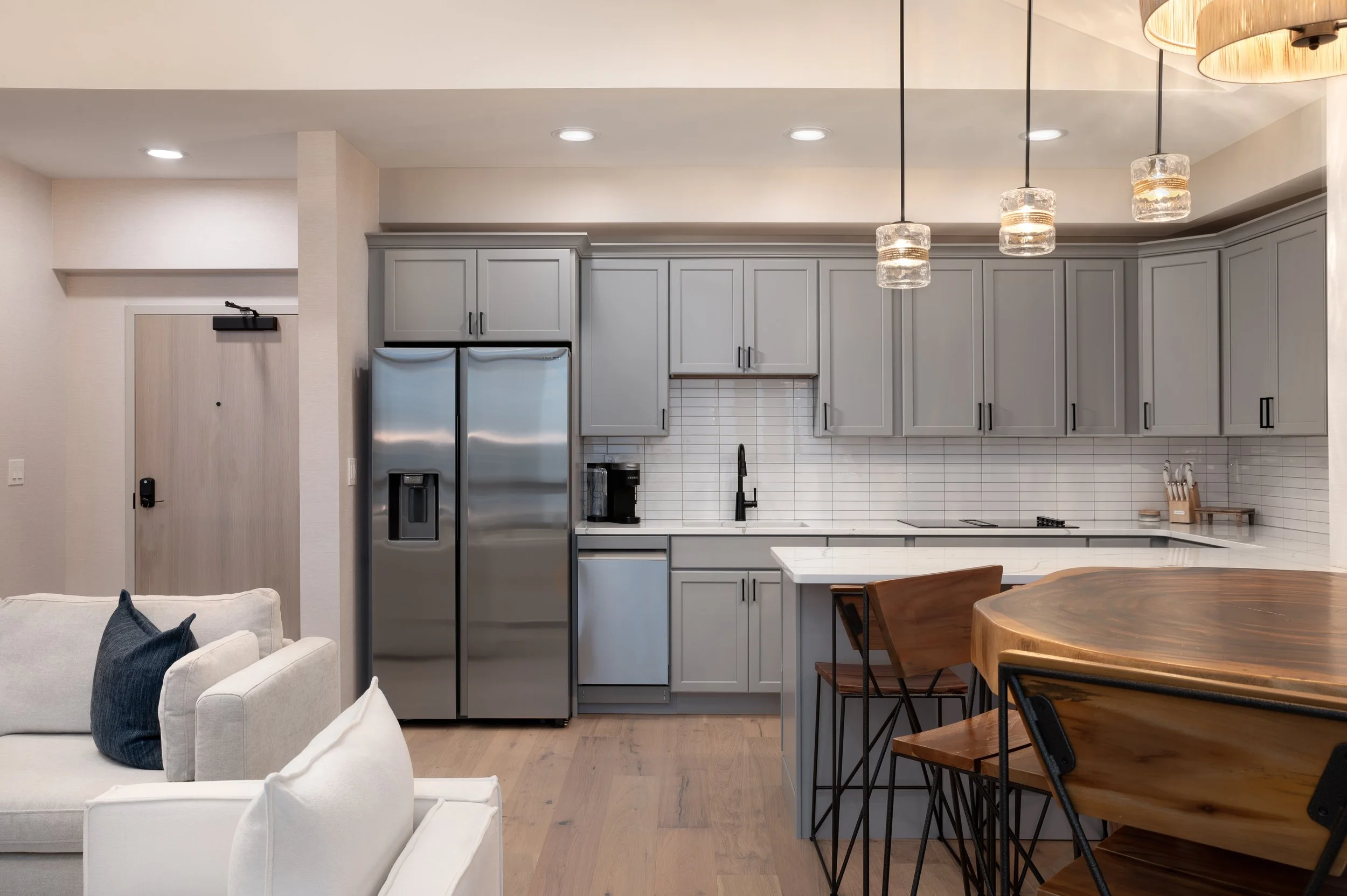 TheWave_Interior_2B Suite-4.jpg