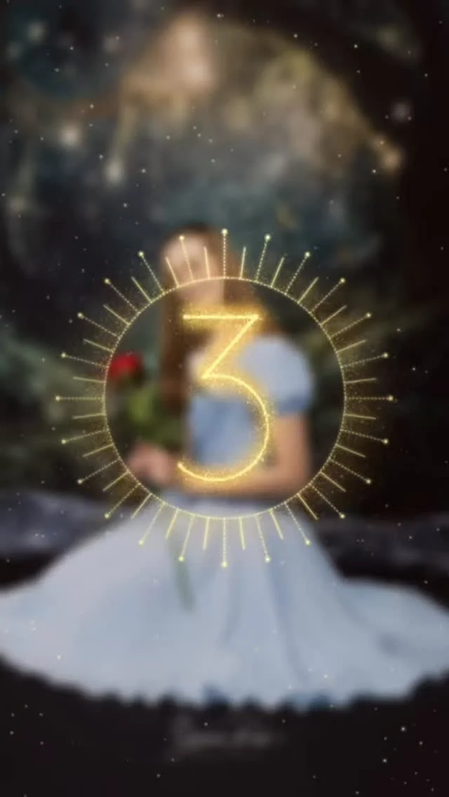 Es ist soweit! Die unglaublichen Bilder von @tanzfotografie.kassel zu unserem Märchen „Alice im Wunderland“ sind fertig 😍🩵 lasst euch verzaubern 🪄✨ #ballettschuleudowandtke #fotoshooting #aliceimwunderland