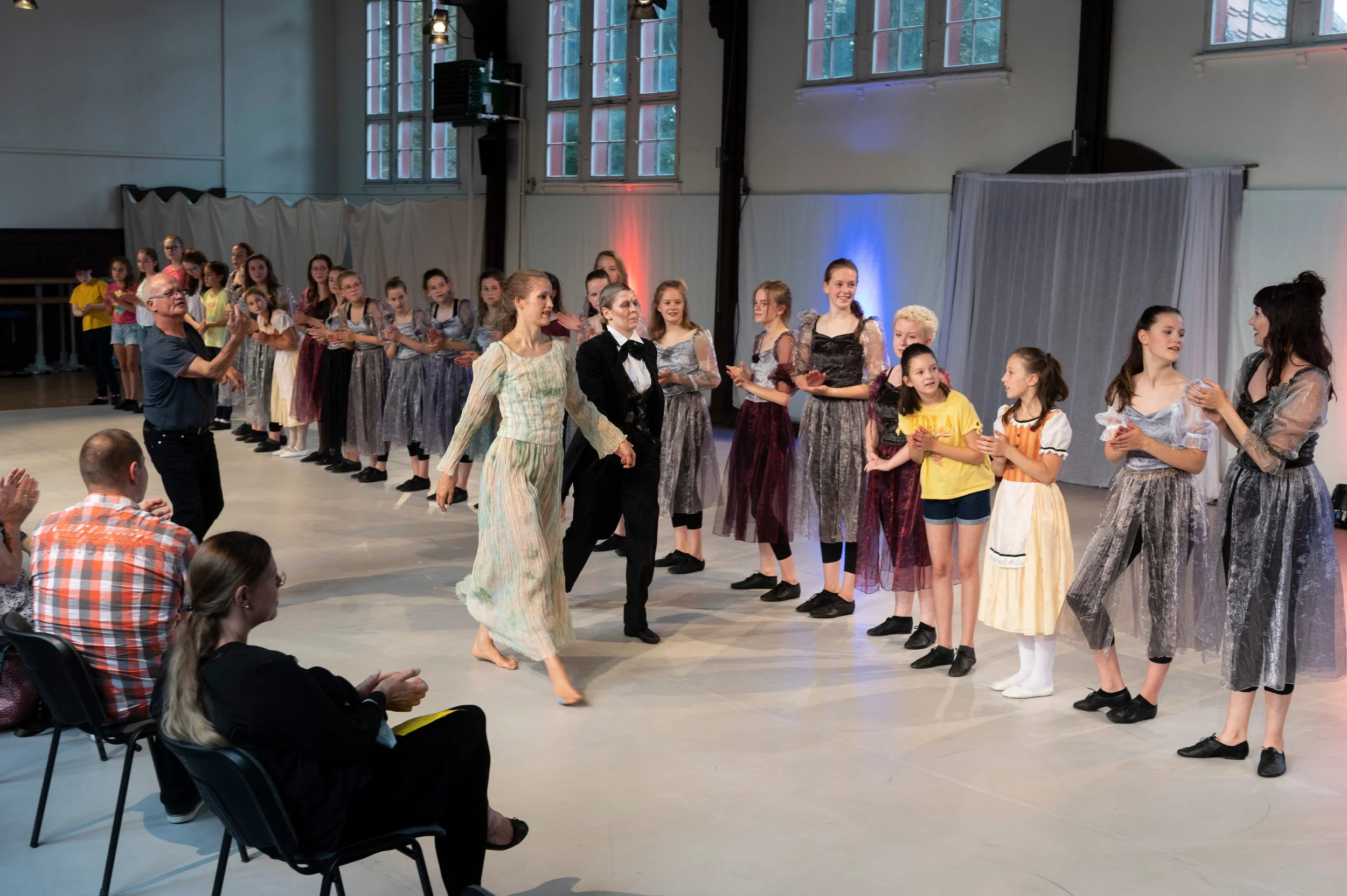 Verbeugung Udo Vicky u.Verena.JPG