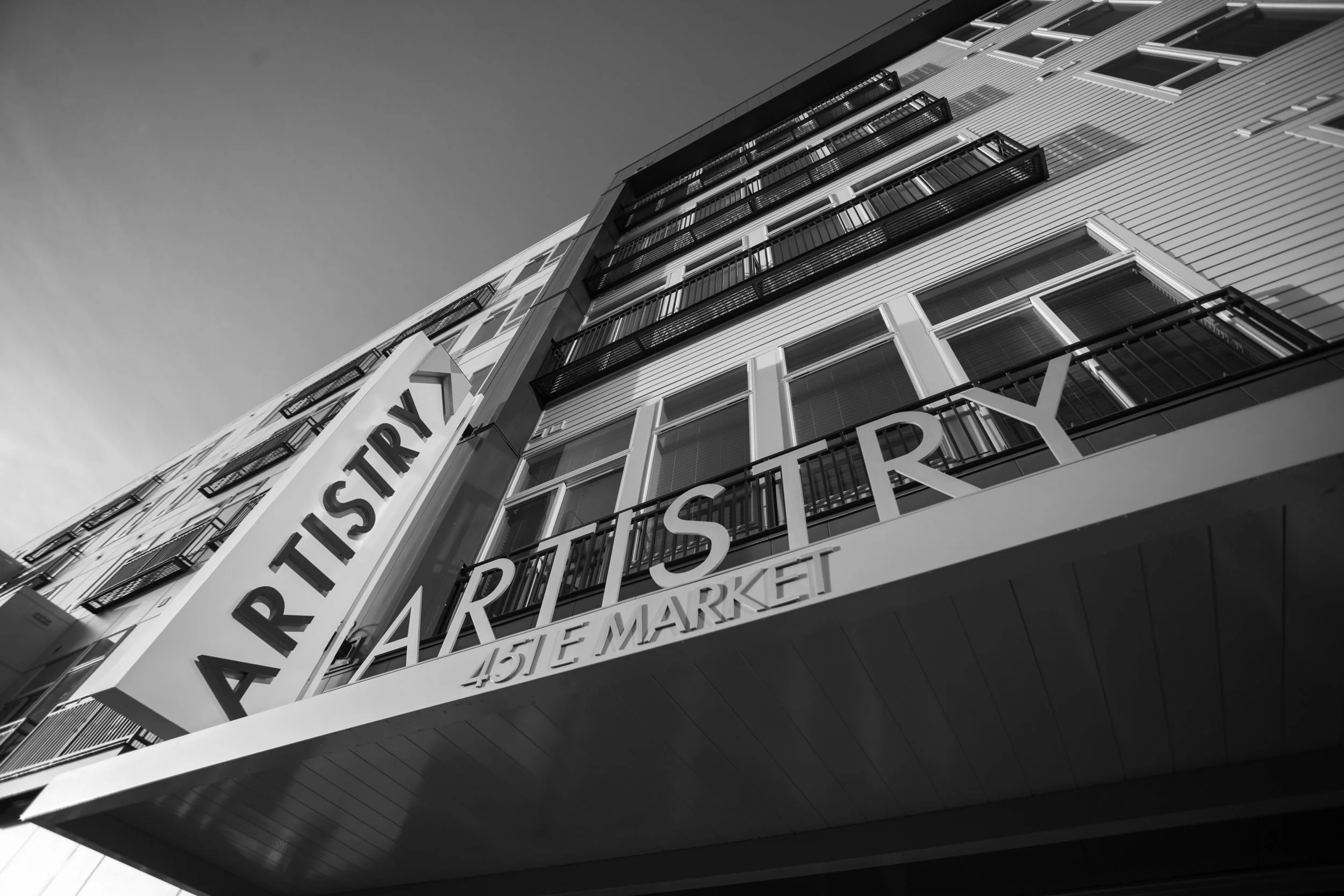 ARTISTRY APARTMENTS Q7 conceptualized and created the Artistry brand that has now expanded nationally to other cities in the United States. The residents experience local artists in an urban style space that features a permanent collection