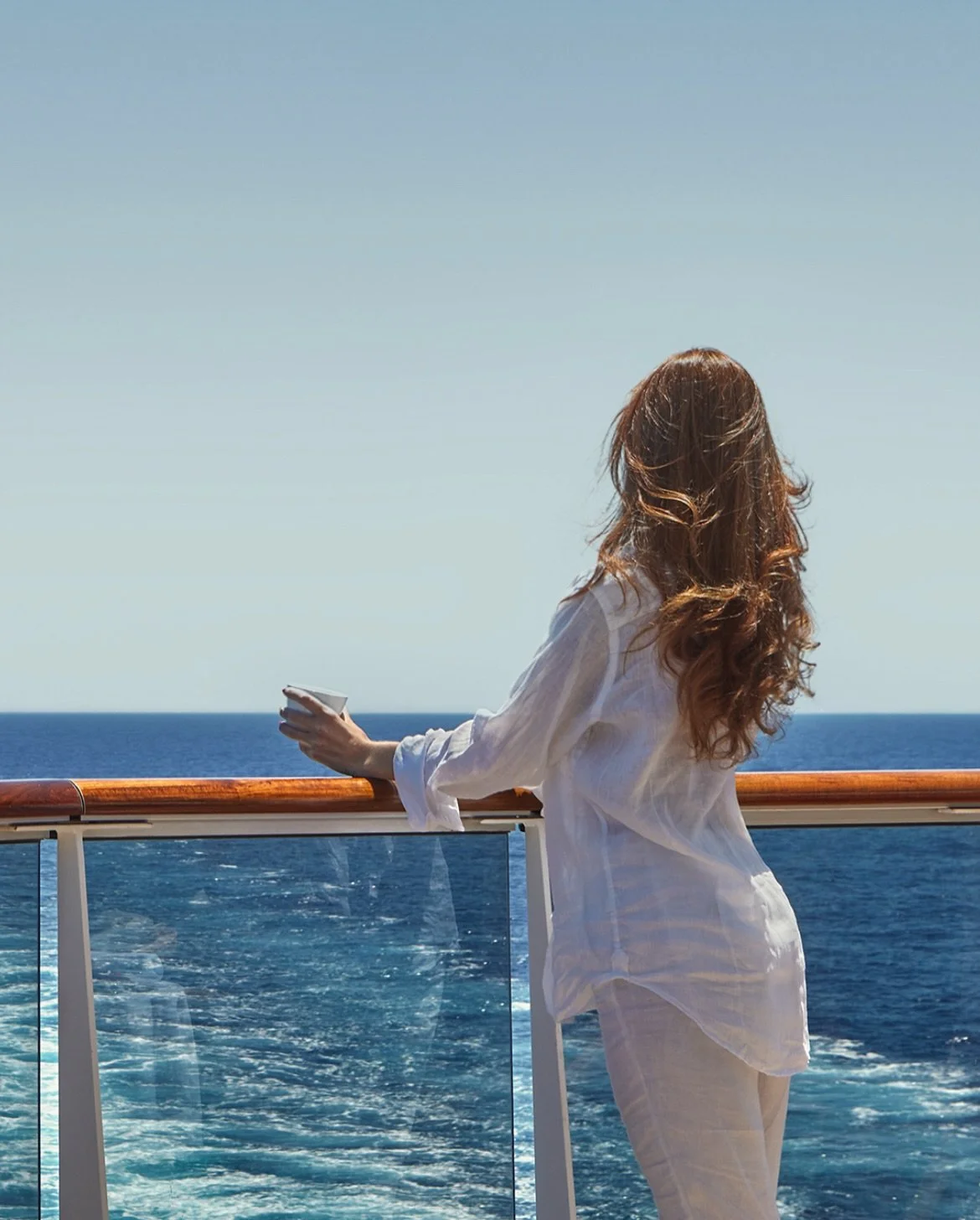 Your Sunday, your rules ⛅️

There&rsquo;s no better way to recharge than with uninterrupted me time aboard @explorajourneys . Savor a delicious meal from your in-suite dining menu, all while the ocean puts on a show just for you. 

Ready to explore o