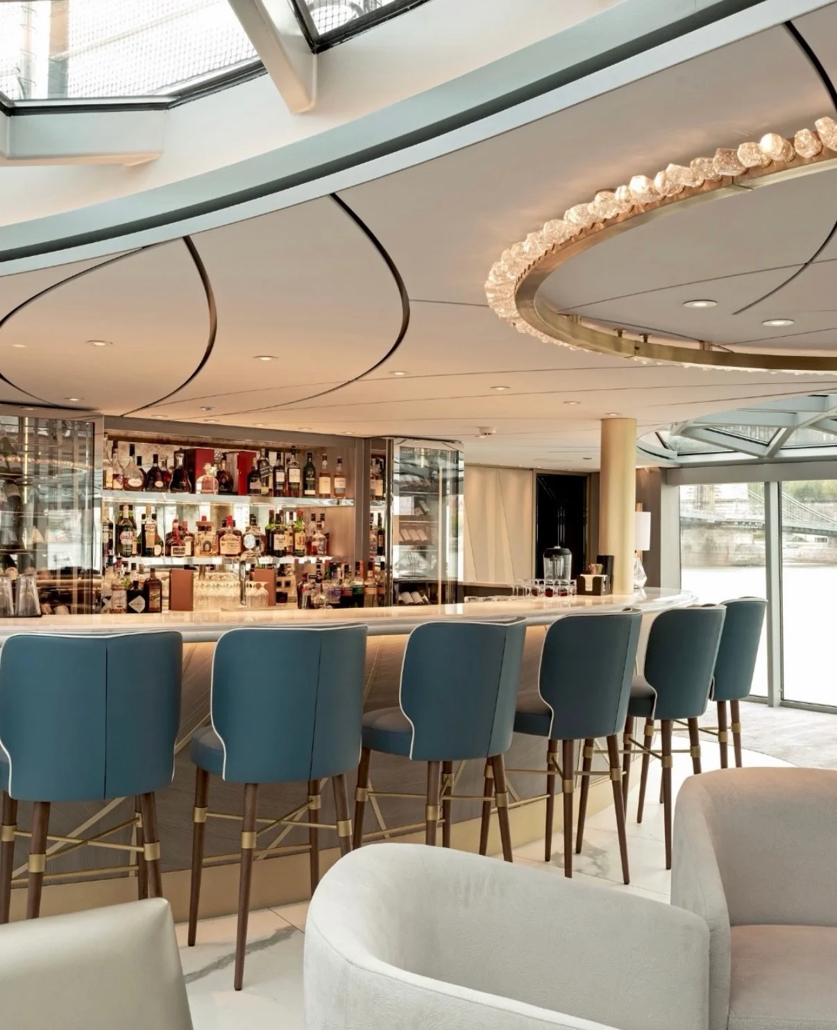 Savor the world, one bite at a time👨🏻&zwj;🍳

Riverside Luxury Cruises is redefining the culinary journey on the water. While most brands stick to set menus, Riverside offers a true chef-led immersion where you can join the Executive Chef at local 