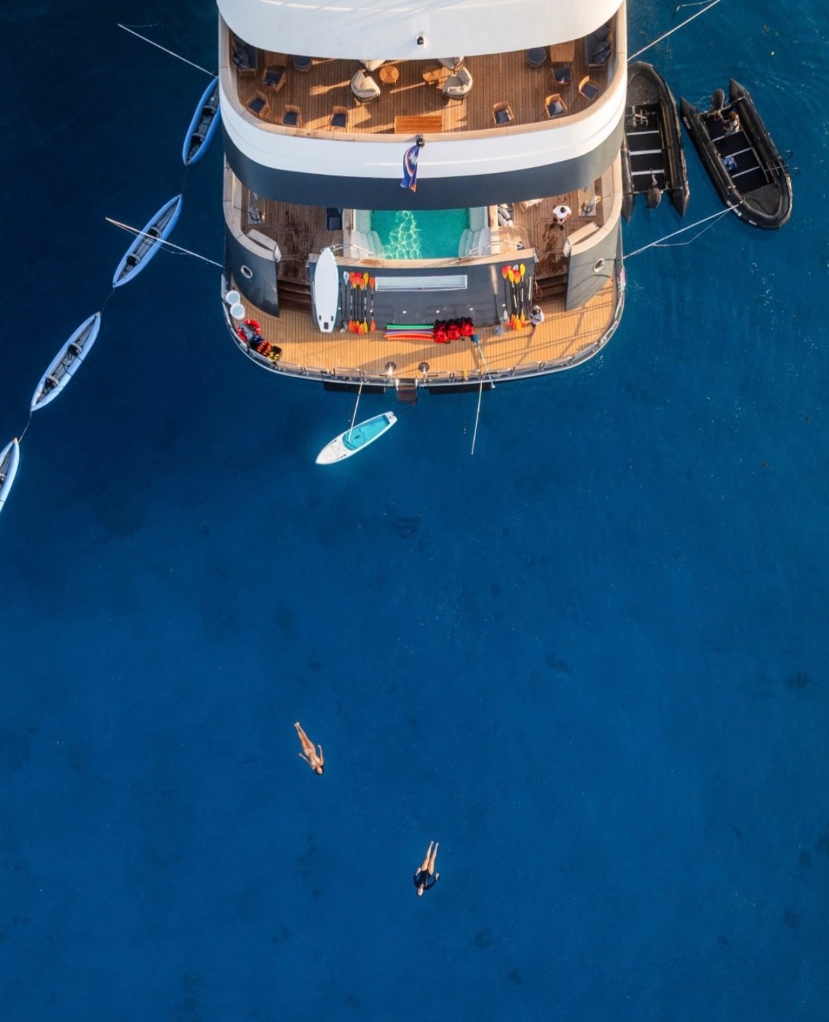 From the sun-washed shores of Tanzania to the turquoise islands of the Seychelles, Aqua Lares invites travellers to experience the Indian Ocean at its most extraordinary. Think palm-lined coastlines, crystalline waters and unhurried days shaped by th