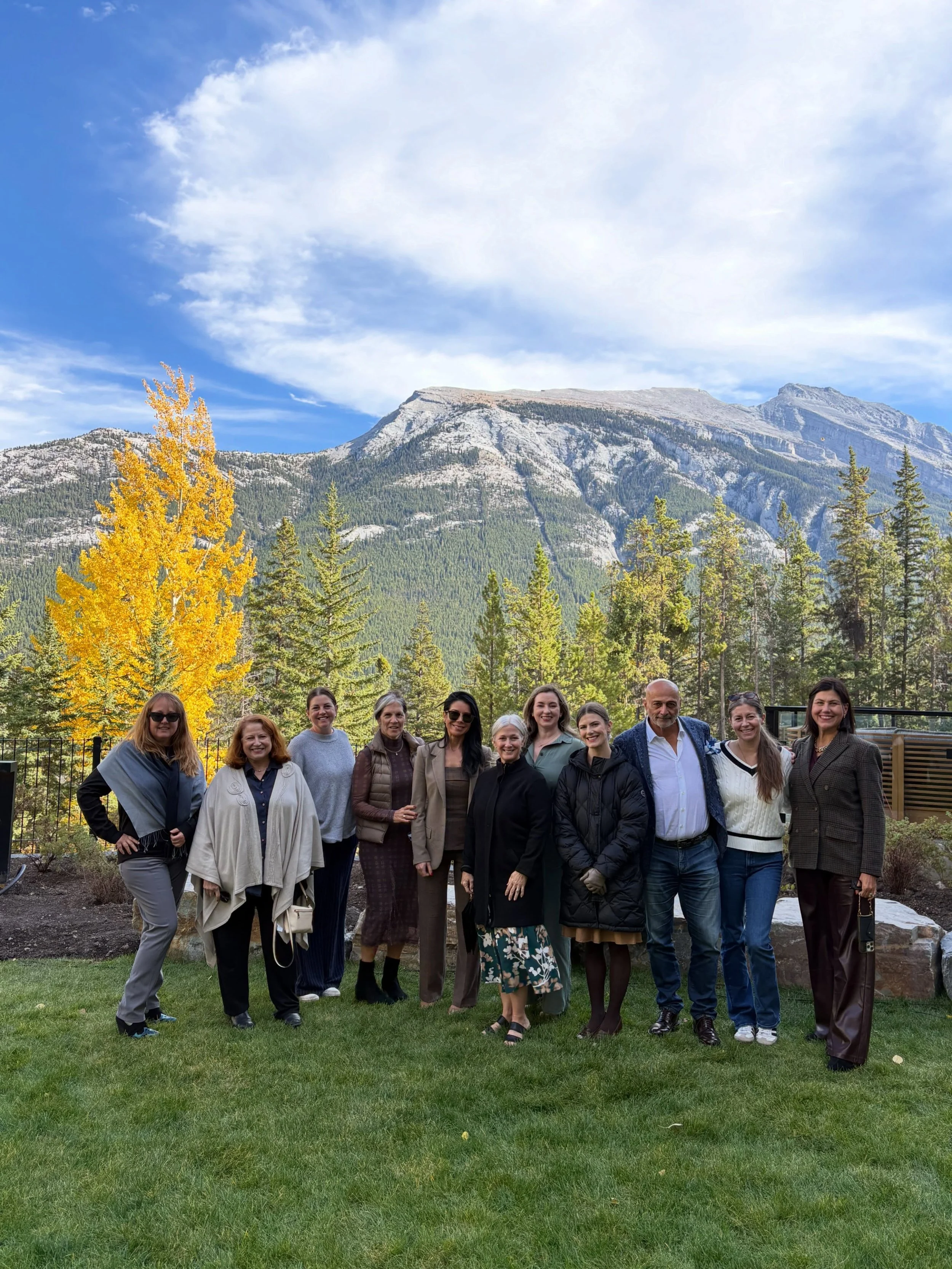 Welcoming @rimrockbanff to the @emblemscollection 🍂🏔️✨🍁🤍

We are so honoured to celebrate the addition in Banff, AB of this newly reimagined icon! As an @accor preffered agency, it is always special to see the way this brand continues to create o