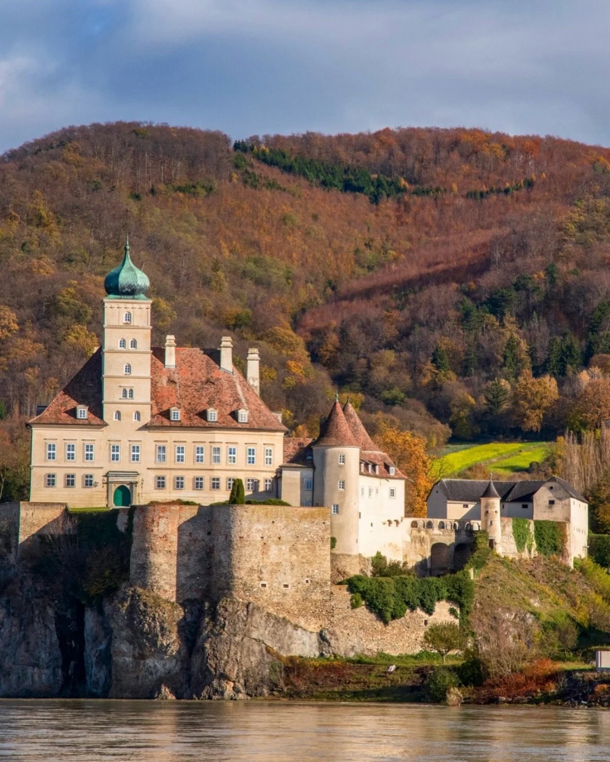 Your camera roll following your autumnal voyage with @amawaterways 🍂🍁🤎🚢

#LuxuryTravel #Amawaterways #AutumnTravel #Europeantravel #rivercruise