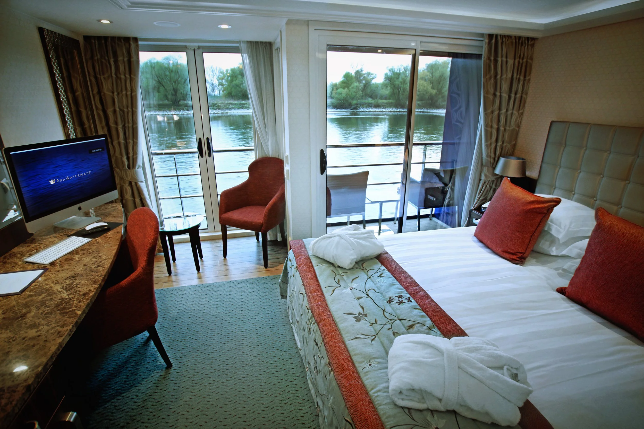 AmaReina_TwinBalcony_Stateroom_APT_edit_NS.jpg