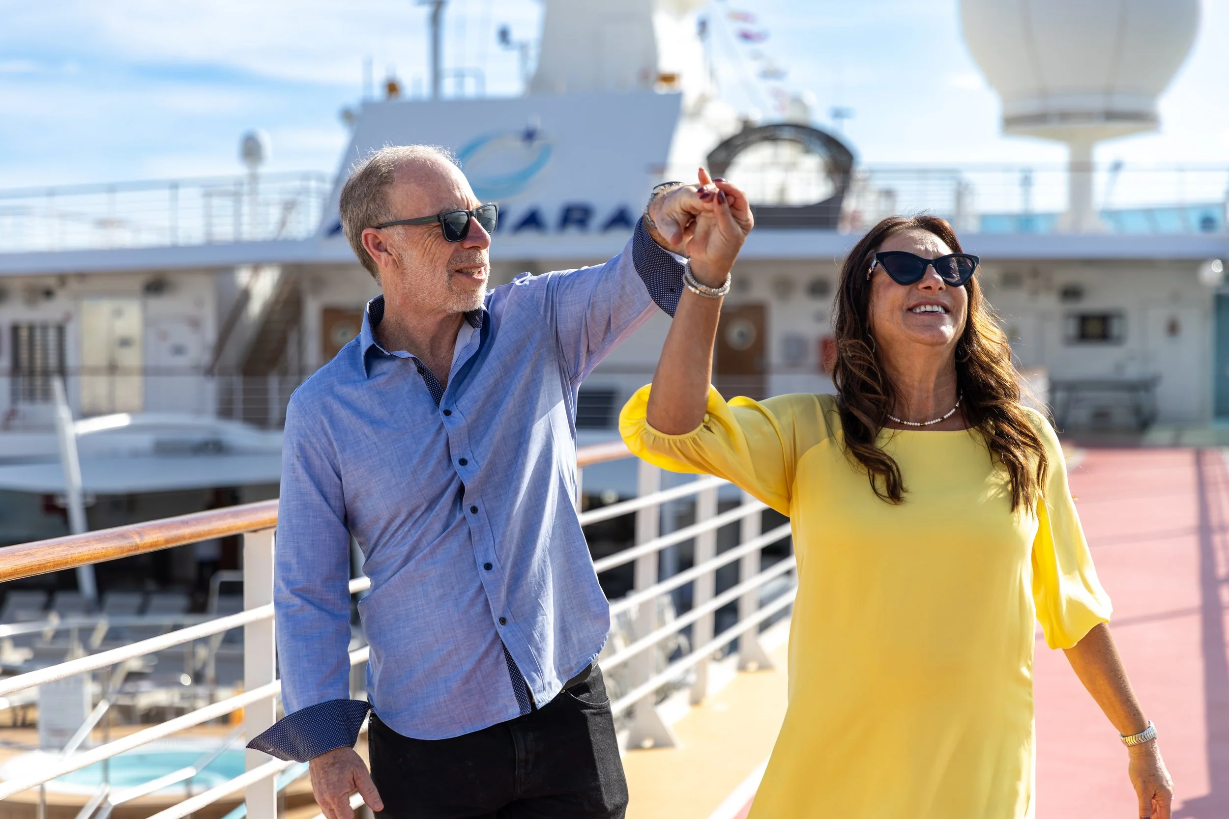 Onboard_Miami_Deck_Couple1_0564.jpg