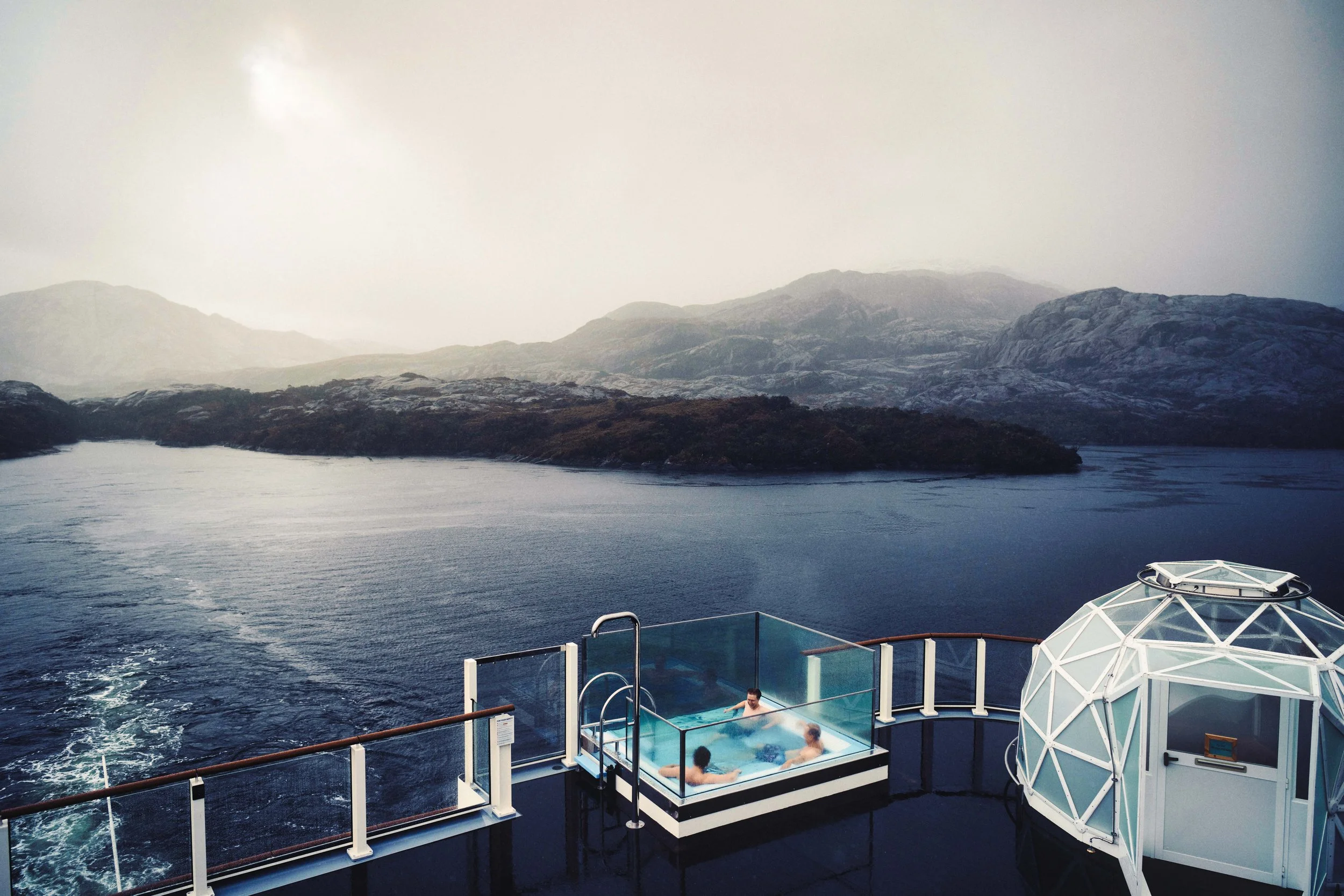 LEX-Ship NG Endurance-Resolution Exterior - Igloo & Infinity Edge Pool - DV-RS24-290.jpg