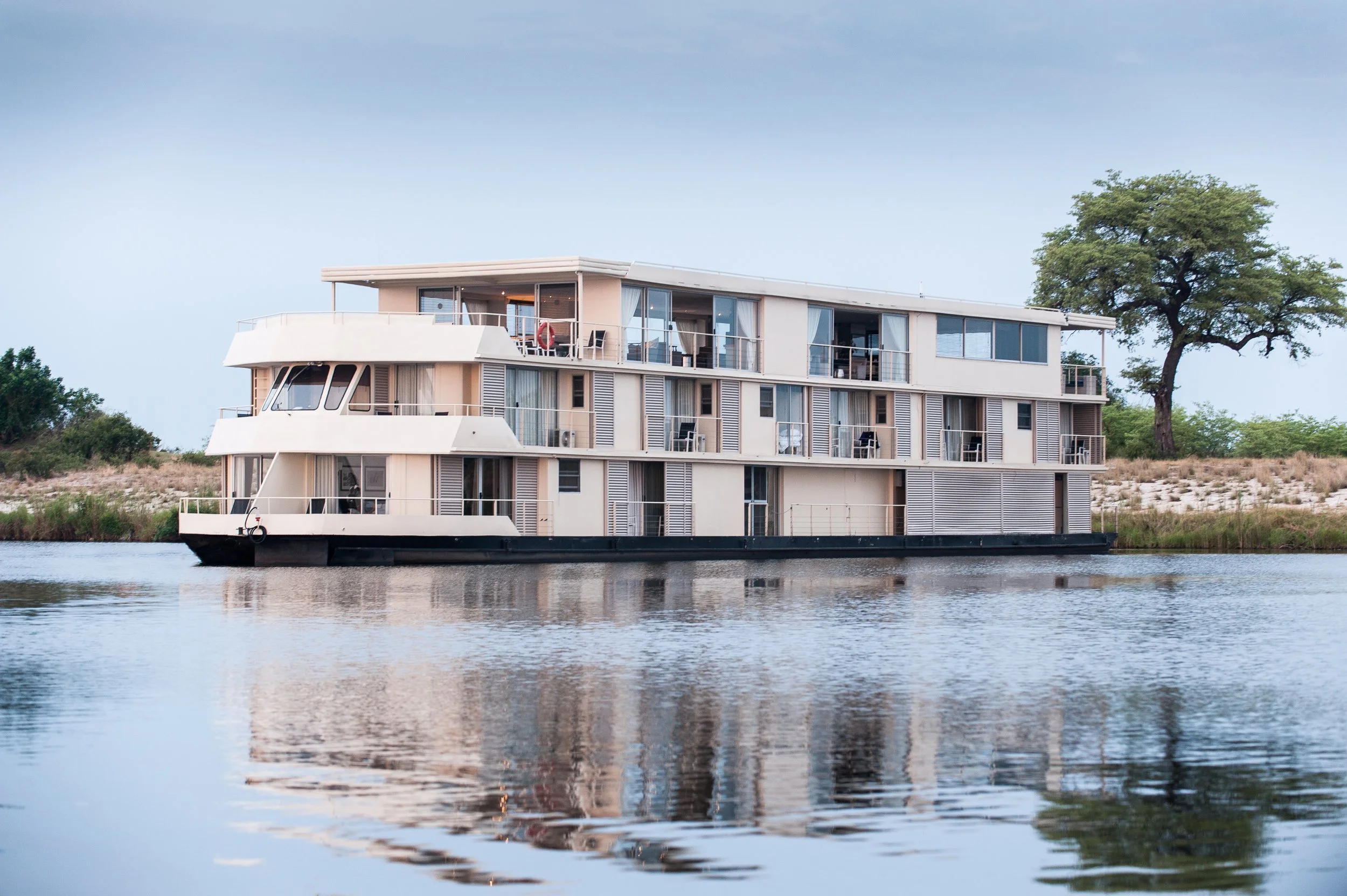 Zambezi Queen_Exterior_66.jpg