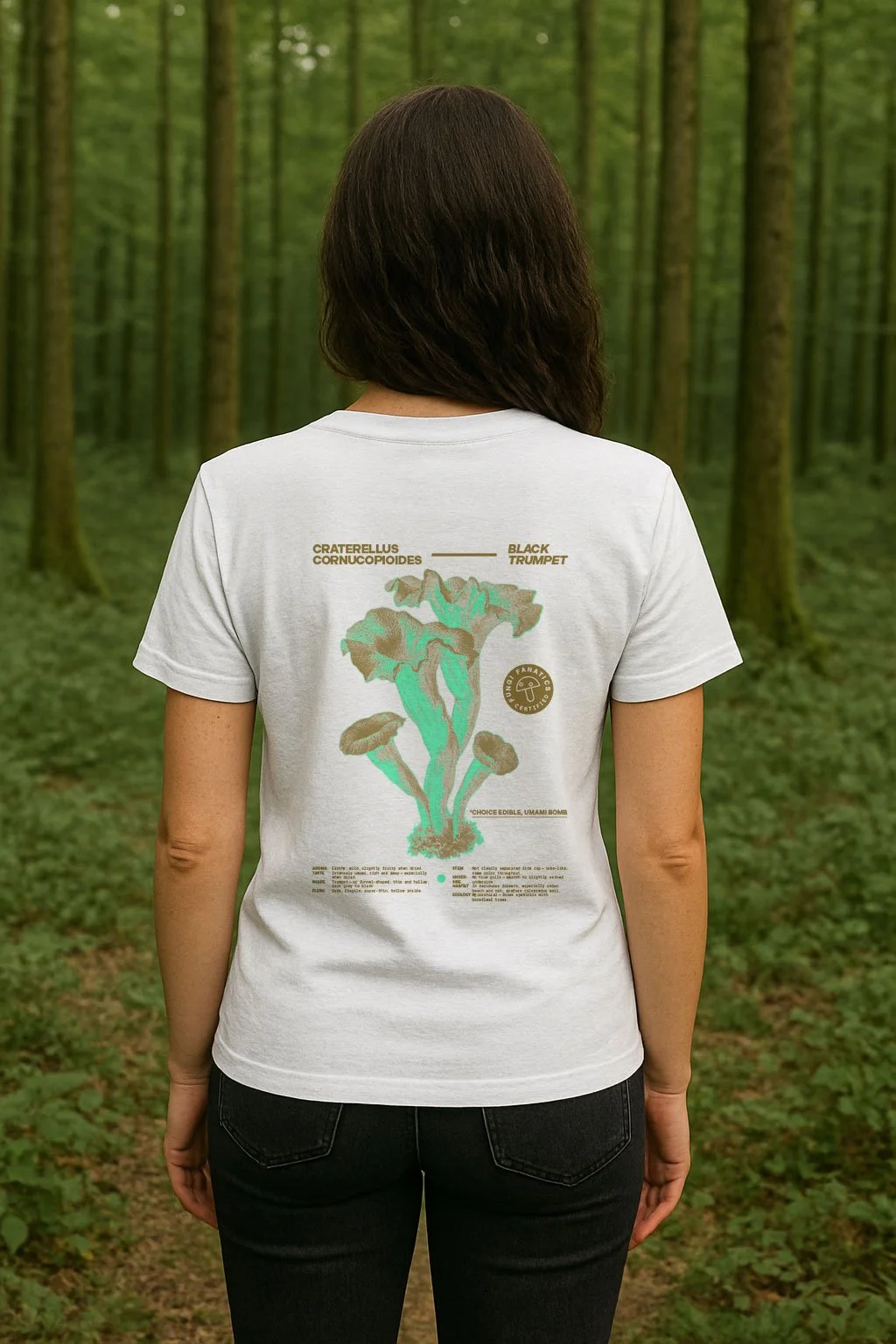 craterellus_cornucopioides_women.jpg