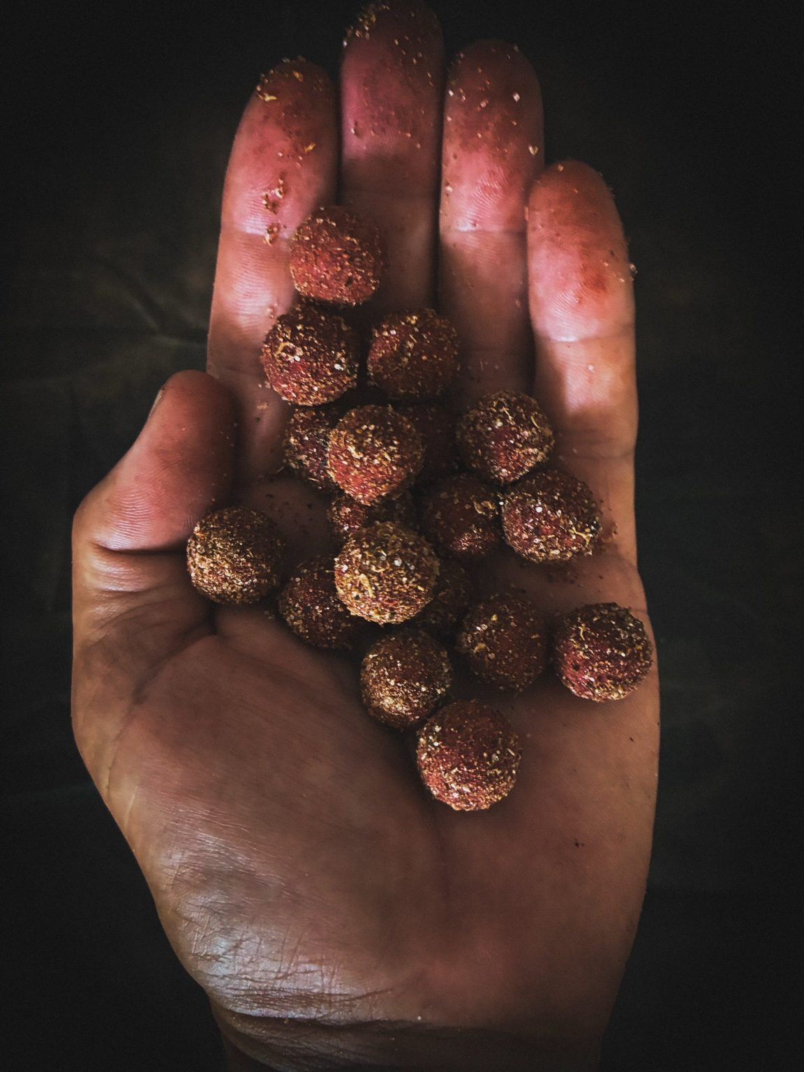 Hand Caviar .png