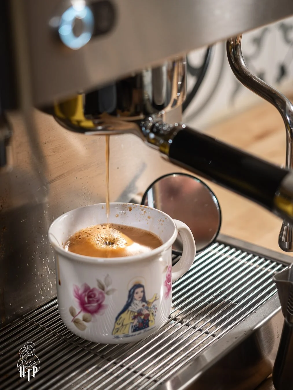 ✨ Nothing beats the silky balance of a cappuccino ✨

At @thetravelingshepherdcoffee, the cappuccino isn&rsquo;t just coffee &mdash; it&rsquo;s an experience. Rich espresso, perfectly steamed milk, and a delicate foam cap come together in harmony. Smo