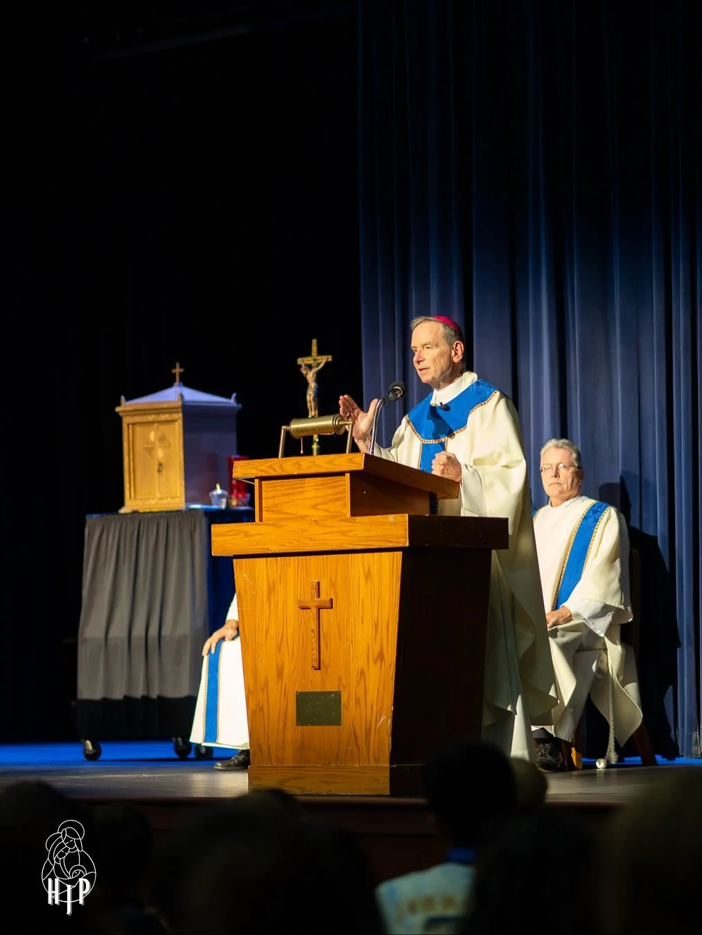 The young Church is alive and radiant! 🙌 I had the joy of photographing RALLY 2025 for the Diocese of Arlington, where more than 1,200 teens came together for a day filled with faith, fun, and fellowship under the theme &ldquo;Call Upon the Lord.&rd