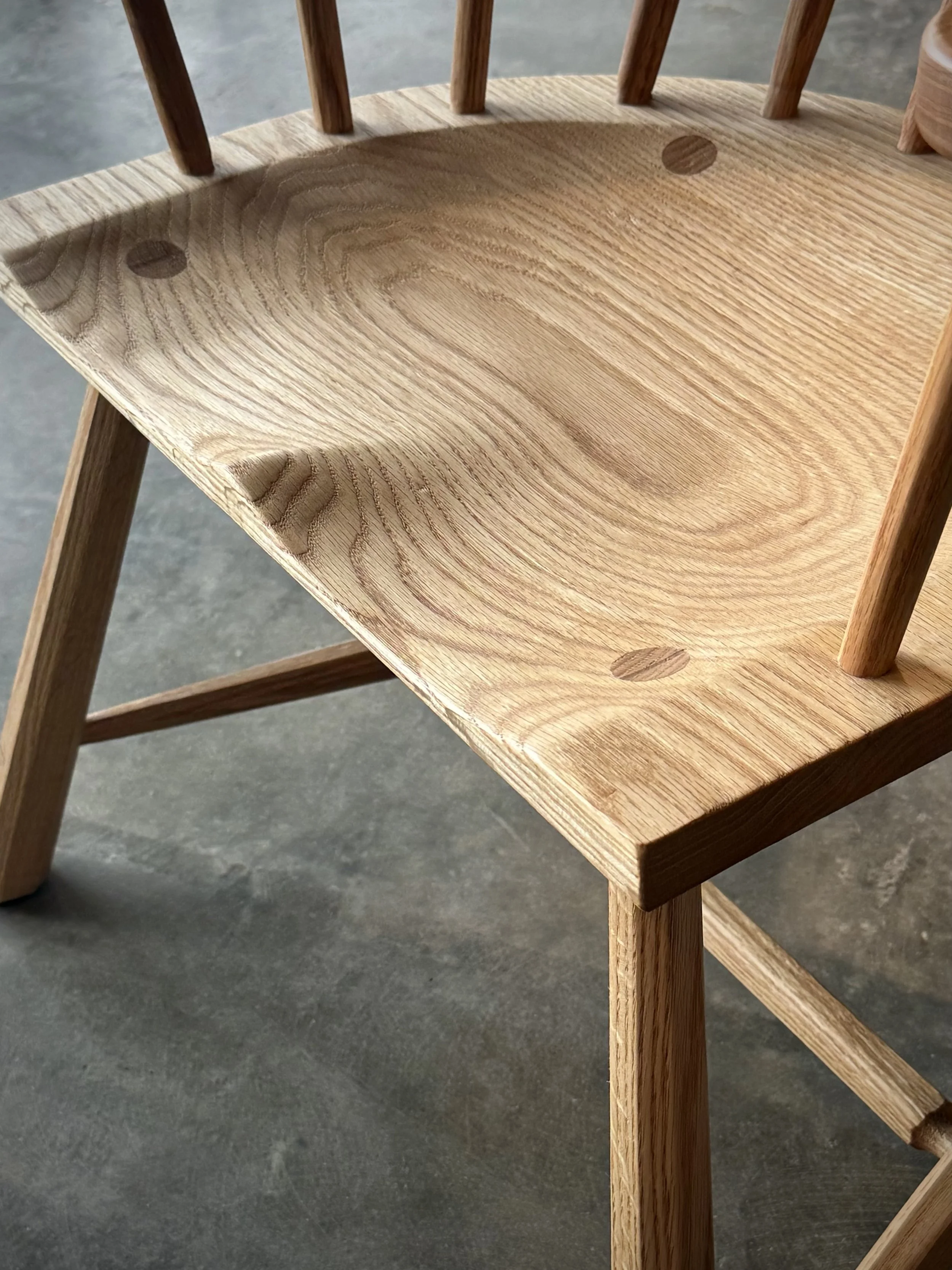 Six-stick comb back chair (Red Oak). — Daniel P. Crow Woodworks