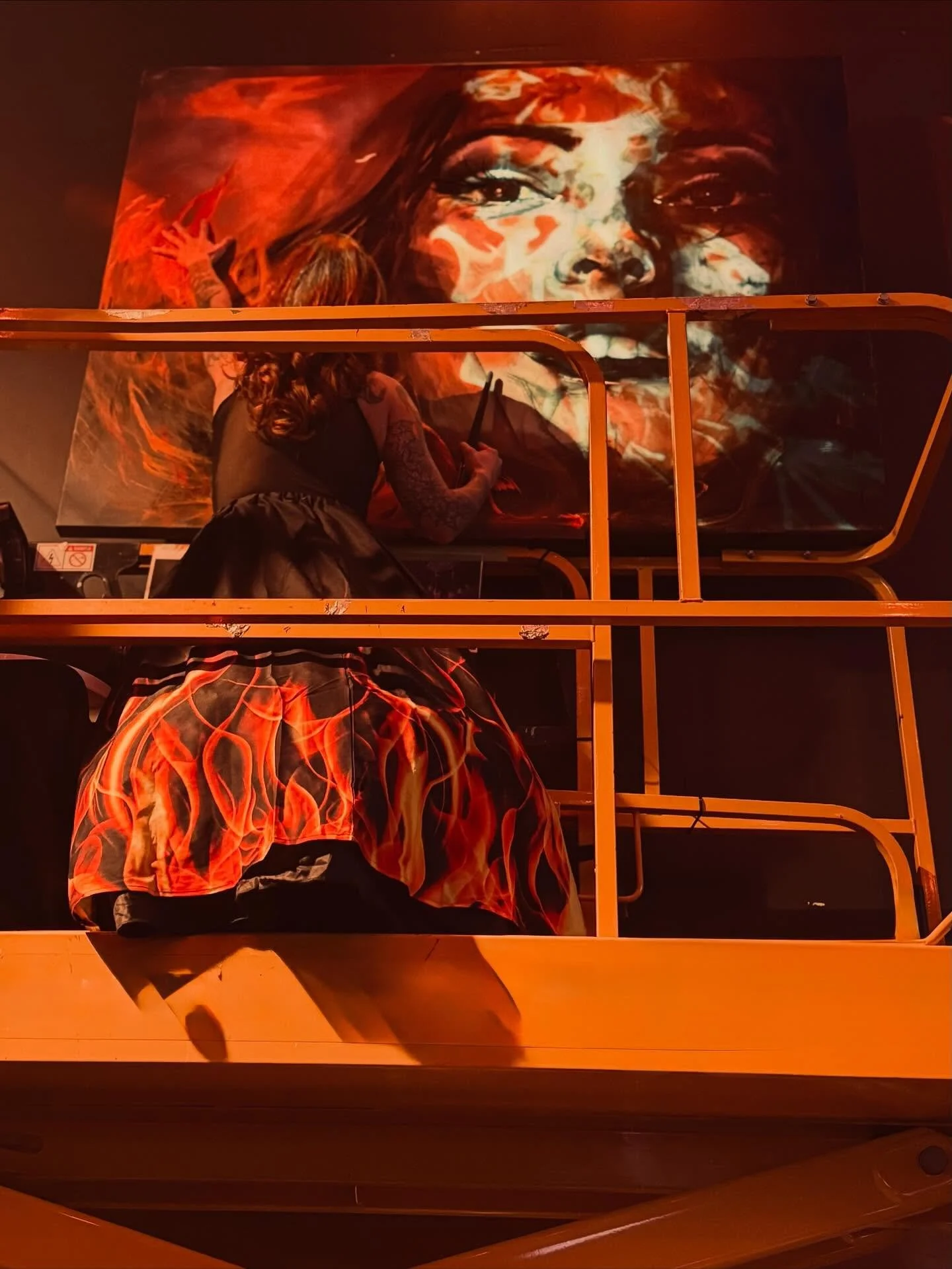 Ce fut un samedi soir exceptionnel lors de l&rsquo;&eacute;v&eacute;nement &Eacute;VEIL DES SENS pens&eacute; et pr&eacute;sid&eacute; par la merveilleuse  @laurie_marois_artist J&rsquo;ai v&eacute;cu un moment des plus enivrants durant cette soir&ea