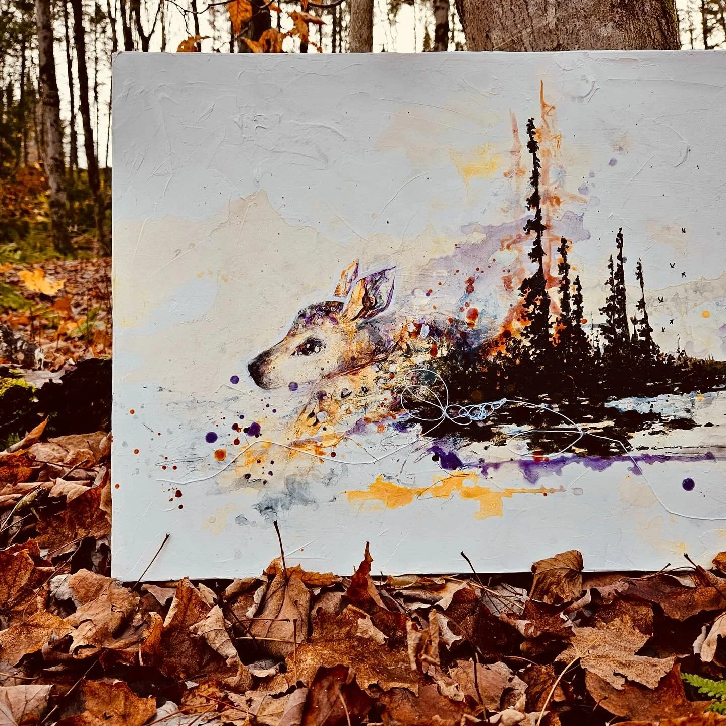 &laquo;&nbsp;Grandir dans ton immensit&eacute;&nbsp;&raquo; est une collaboration sign&eacute;e @amvilleneuve.artiste et Emmanuelle Gendron entam&eacute;e lors du Symposium de la @chutealours. Une oeuvre automnale remplie de douceur.