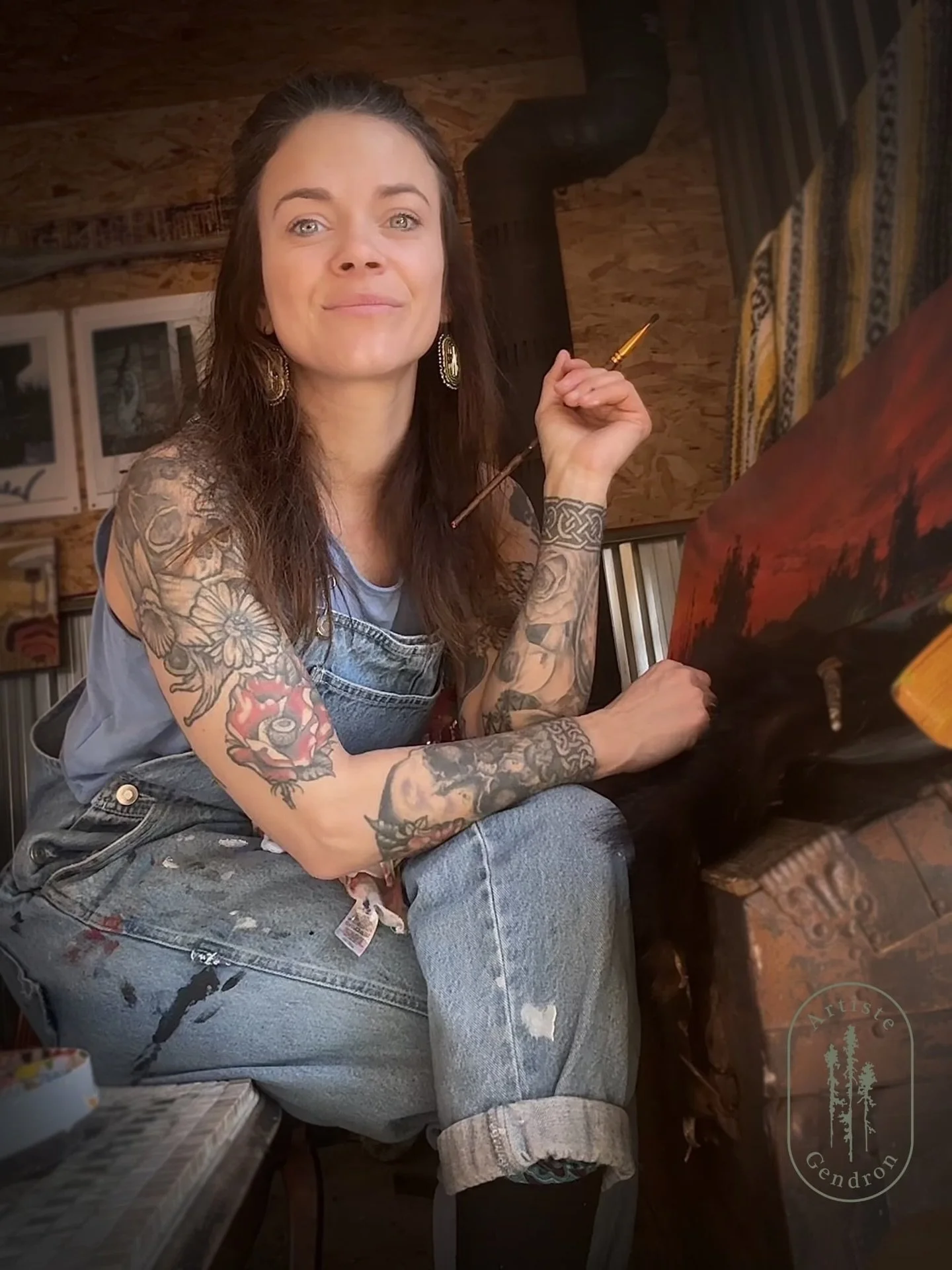 &Agrave; l&rsquo;atelier le temps d&rsquo;un lever de soleil. &Agrave; peindre la vie en Rose et &agrave; r&ecirc;ver de vastitude. &laquo;&nbsp;Juste l&agrave; quand t&rsquo;as souris on aurait dit qu&rsquo;la fin du monde &eacute;tait finie&nbsp;&r