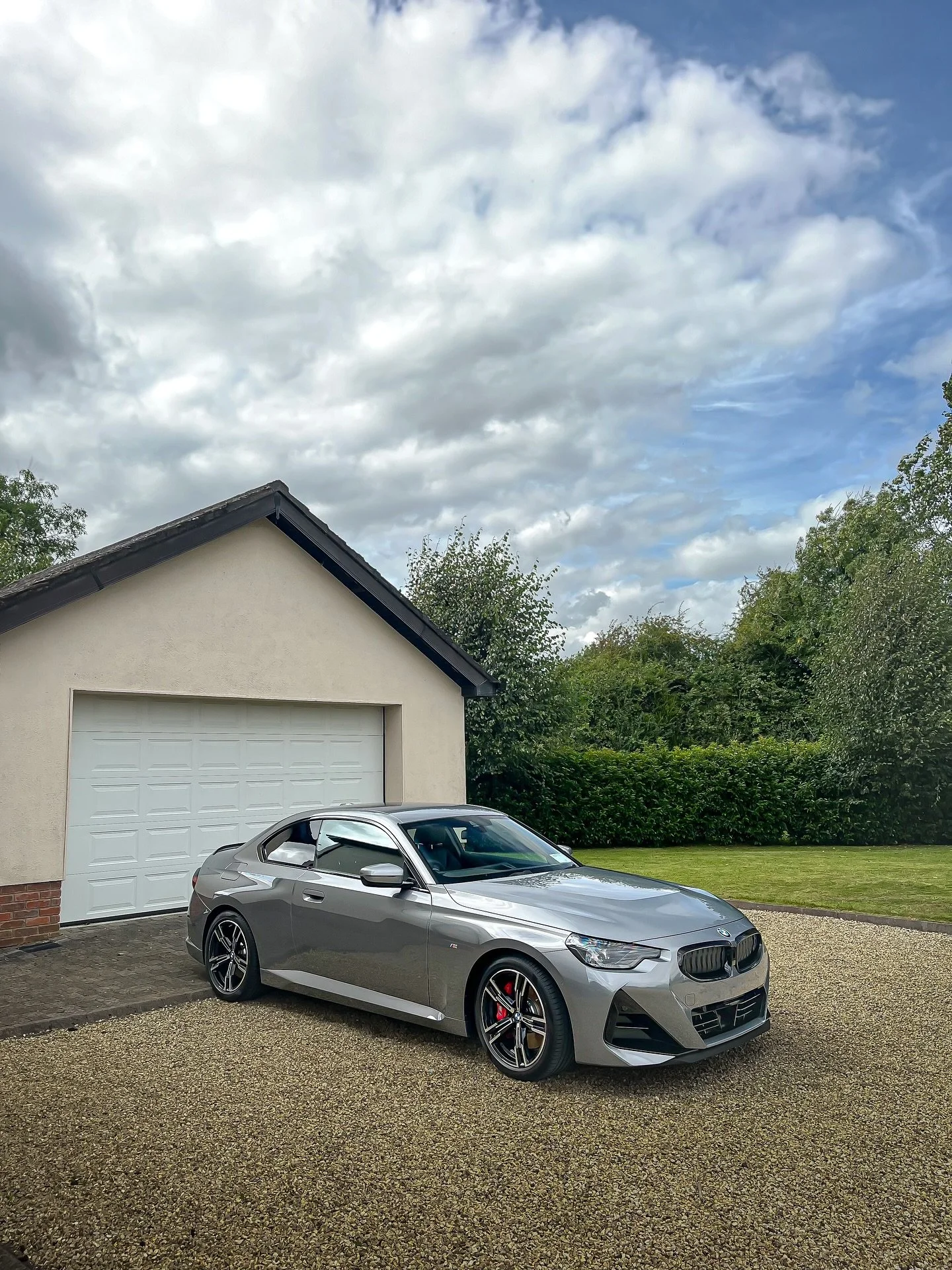G42 BMW 220i 🏁
—
This brand new 252 220i didn’t even make it 24 hours out if the box before coming straight to us for the full works!
We started with a light polish to refine the paint and remove any light marks from transport. Then we
