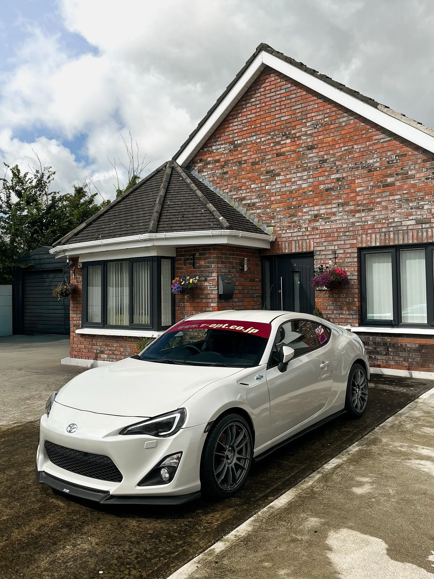 TOYOTA GT86 🏁
—
It received a Full Detail, which included a full interior deep clean and an exterior decontamination wash. This also covered tar and fallout removal, the client mentioned there was heavy iron fallout on the rear driver’s