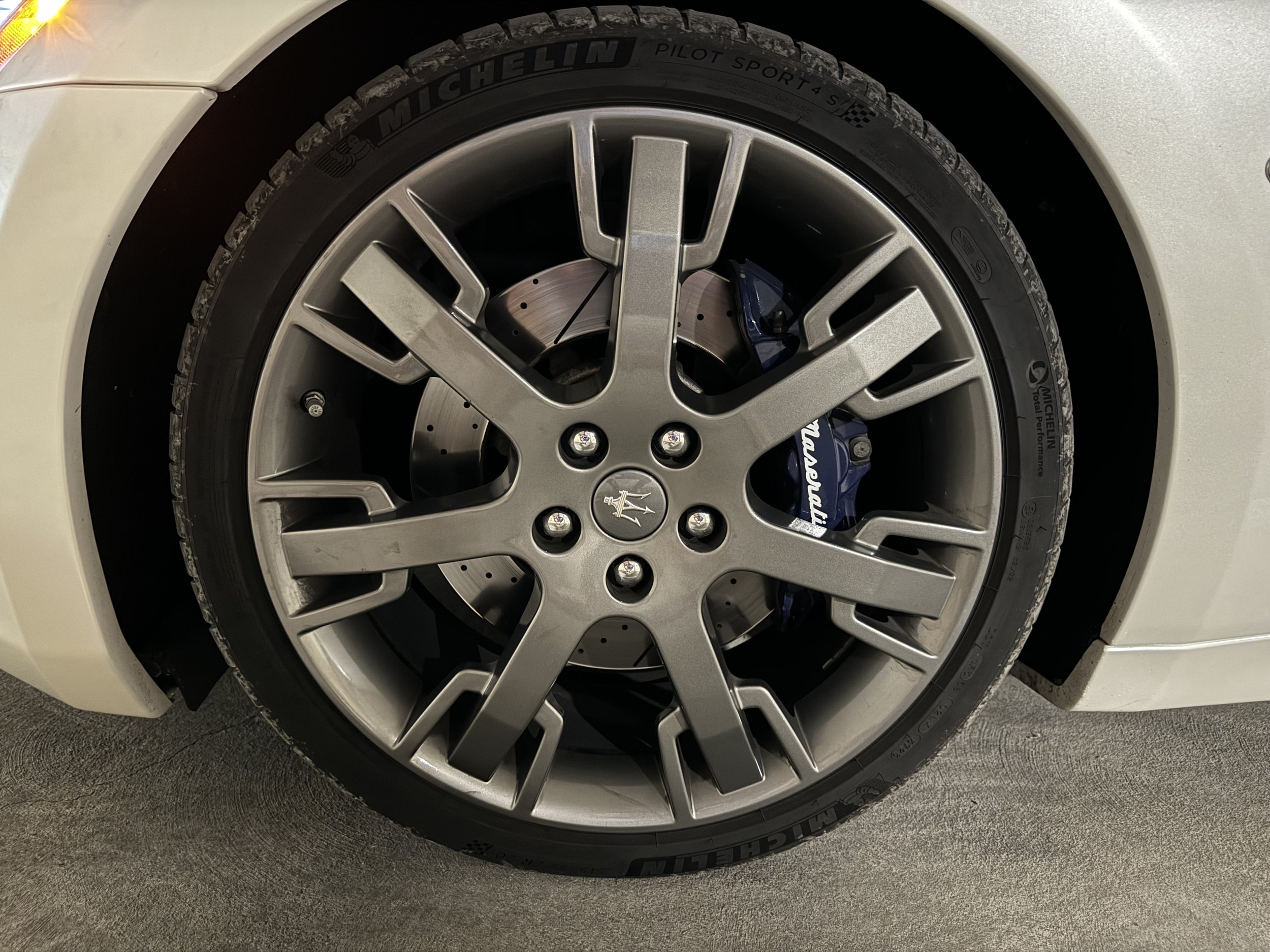 Graphite Neptune Wheels Blue Blu Brake Calipers