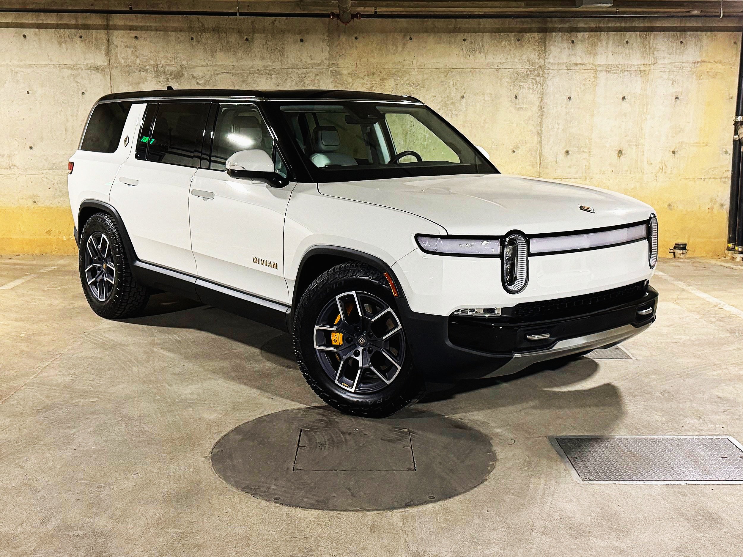 2023 Rivian R1S Adventure Quad Motor AWD