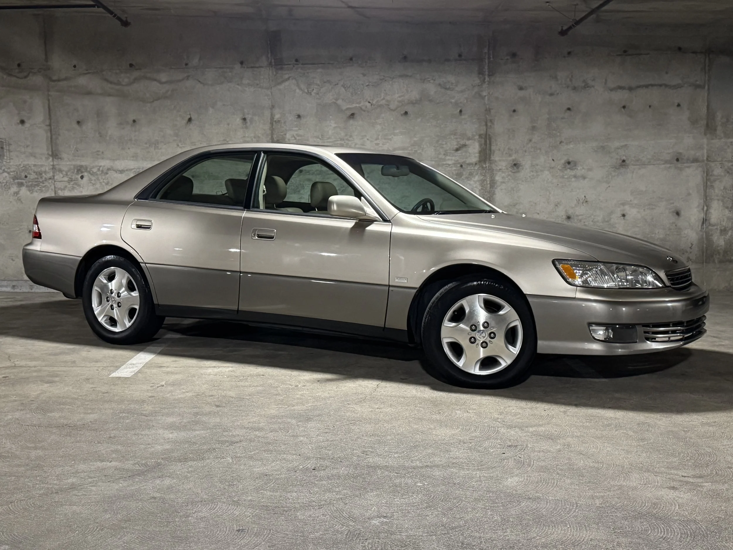 2000 Lexus ES300 Platinum Series