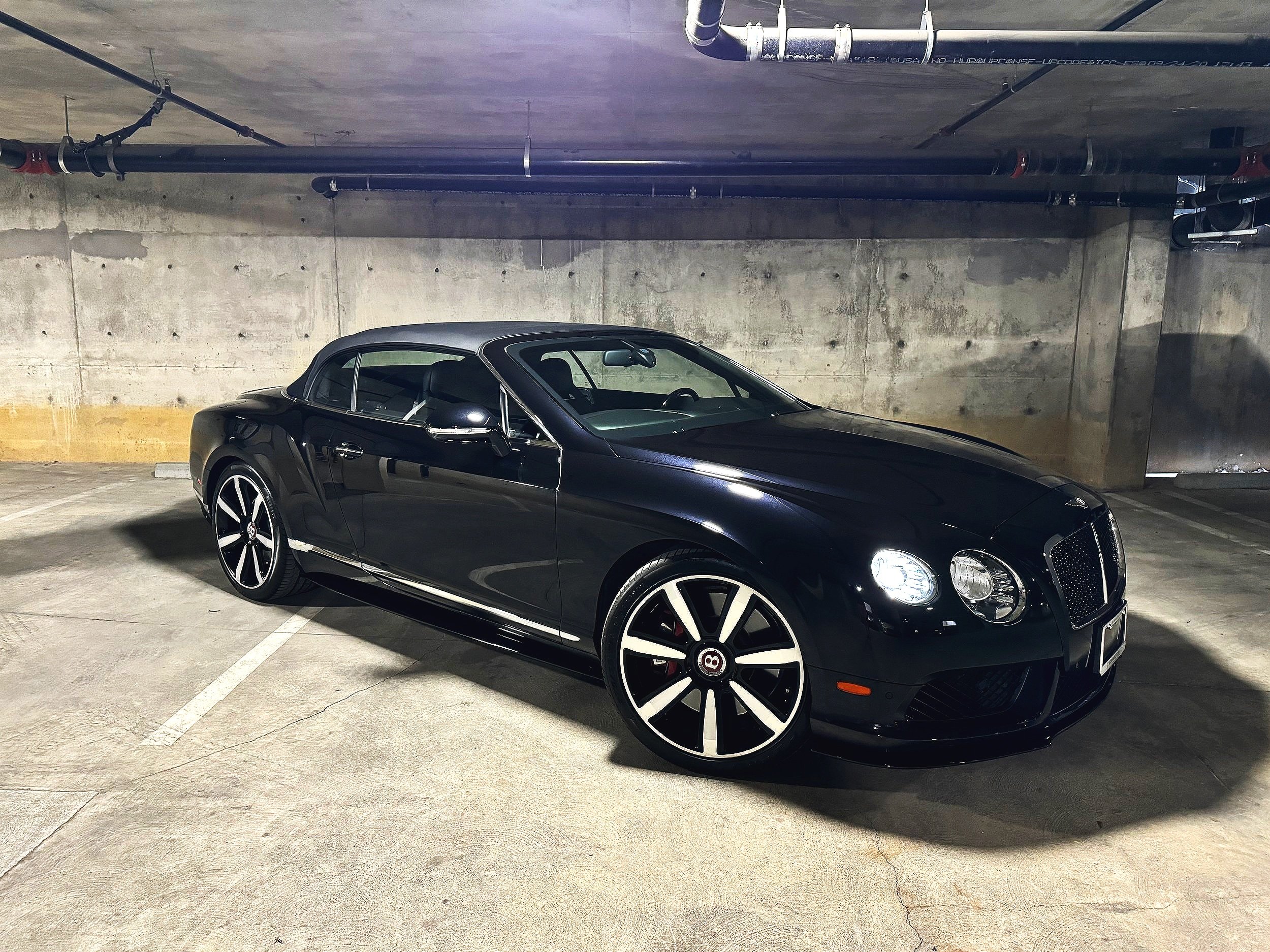 Convertible Bentley Continental GTC