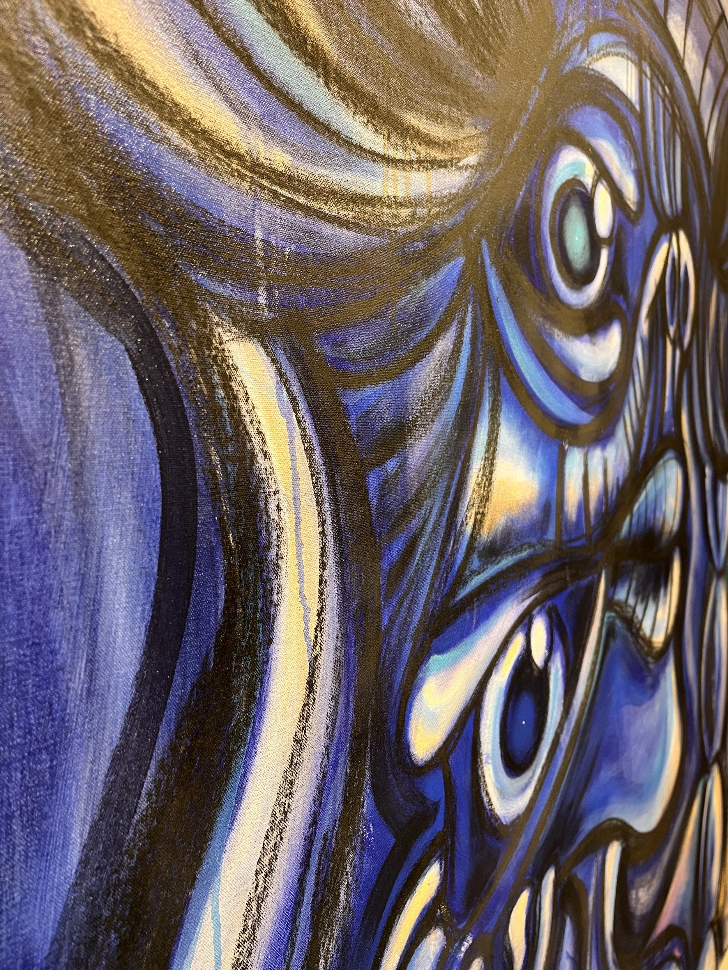 sentado en la mesa side angle.jpg