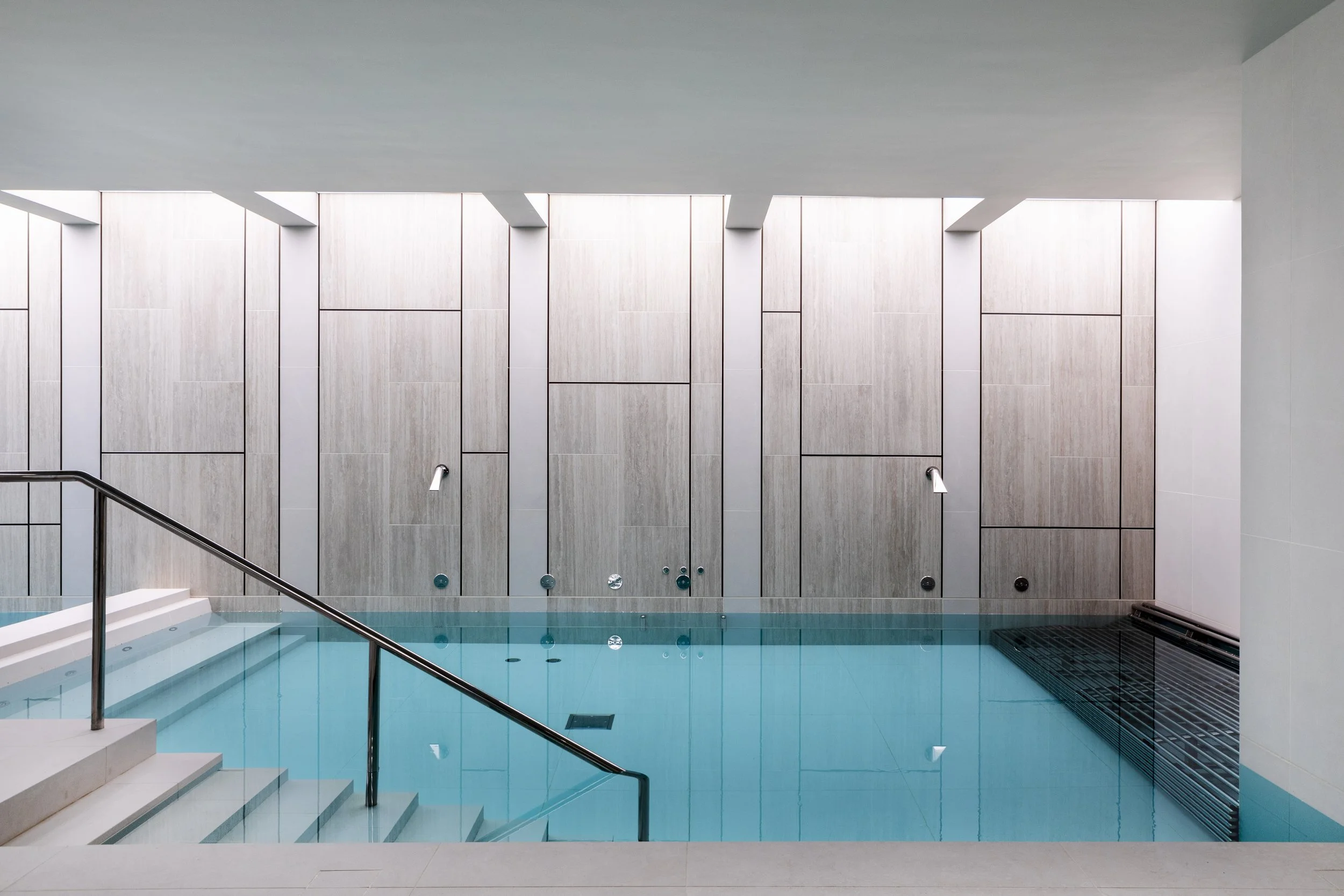 Lincoln_Square_Wellness_Pool.jpg
