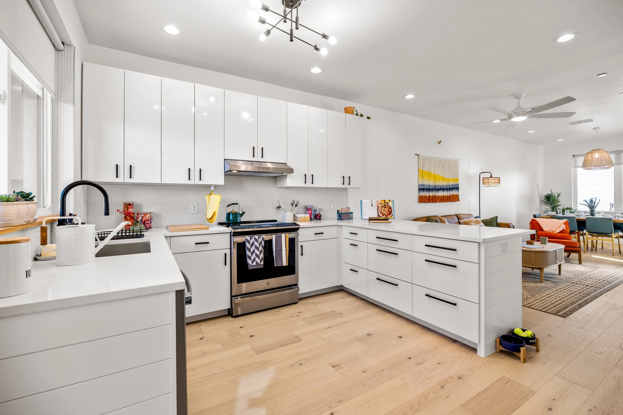 Interior image of the Classic kitchen.